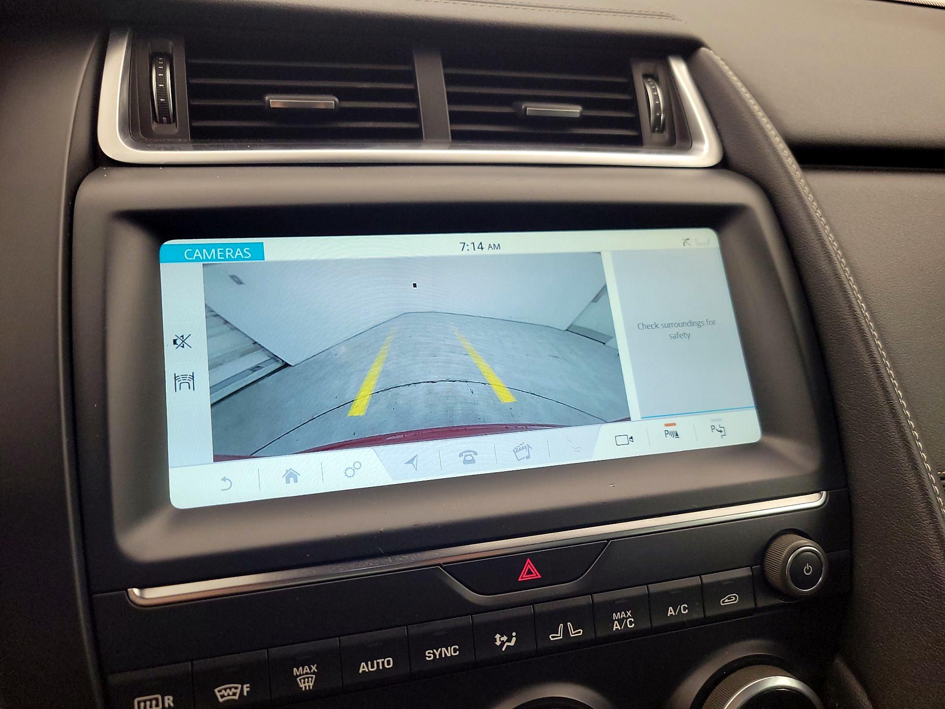 Thumbnail: 2019 Jaguar E-Pace - 14