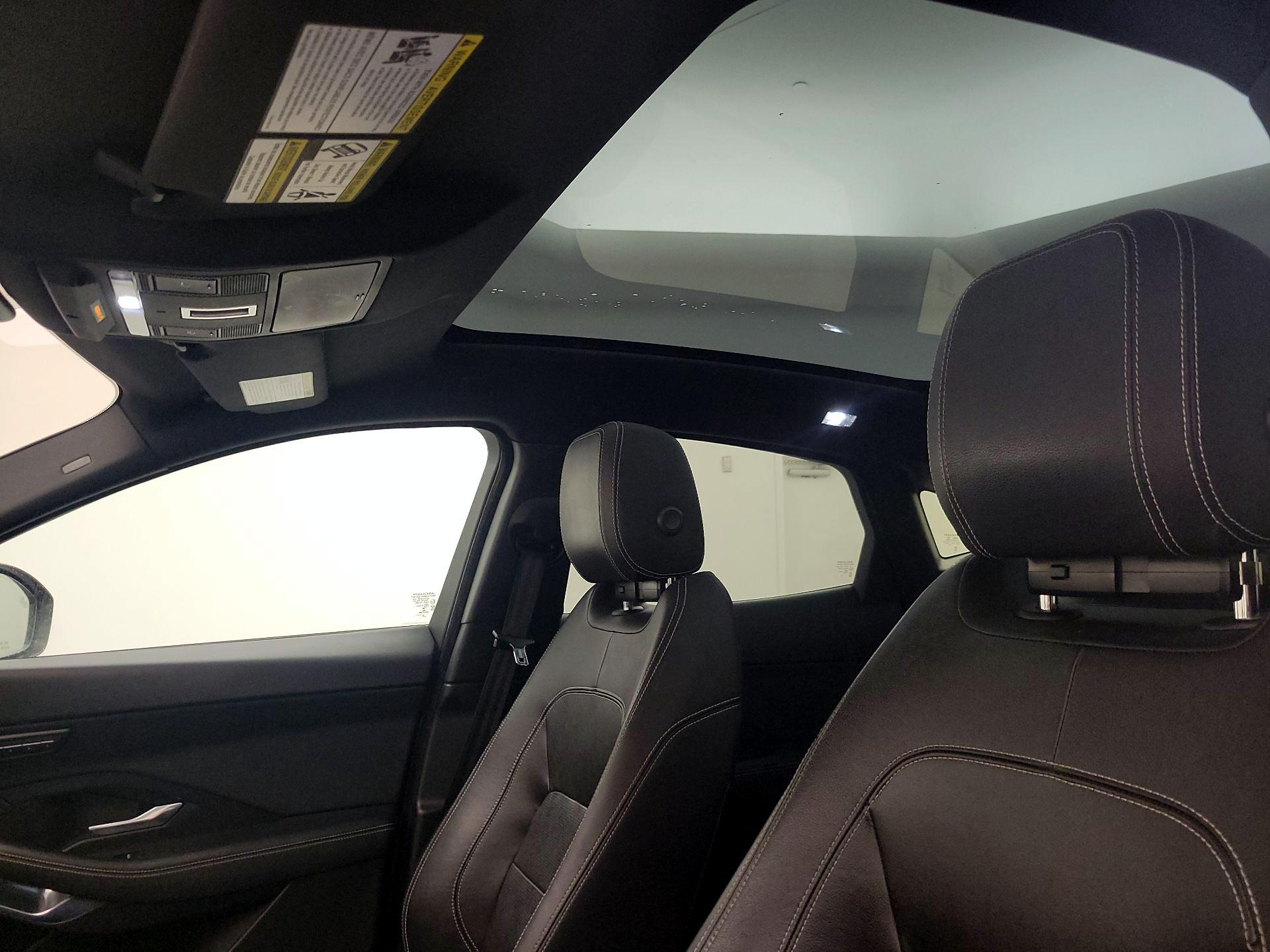 Thumbnail: 2019 Jaguar E-Pace - 18