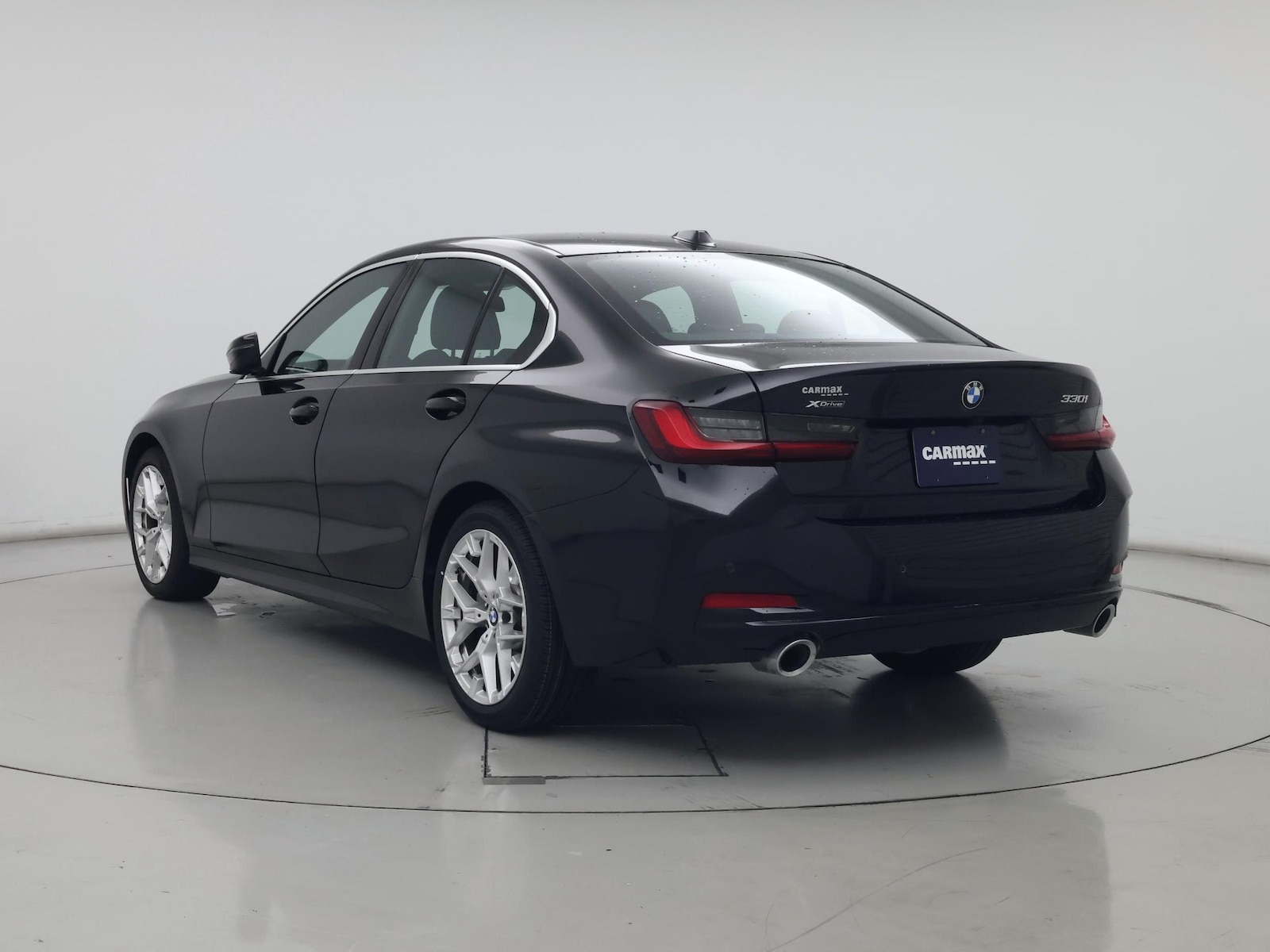 2026 BMW 3 Series 330i - Photo 3