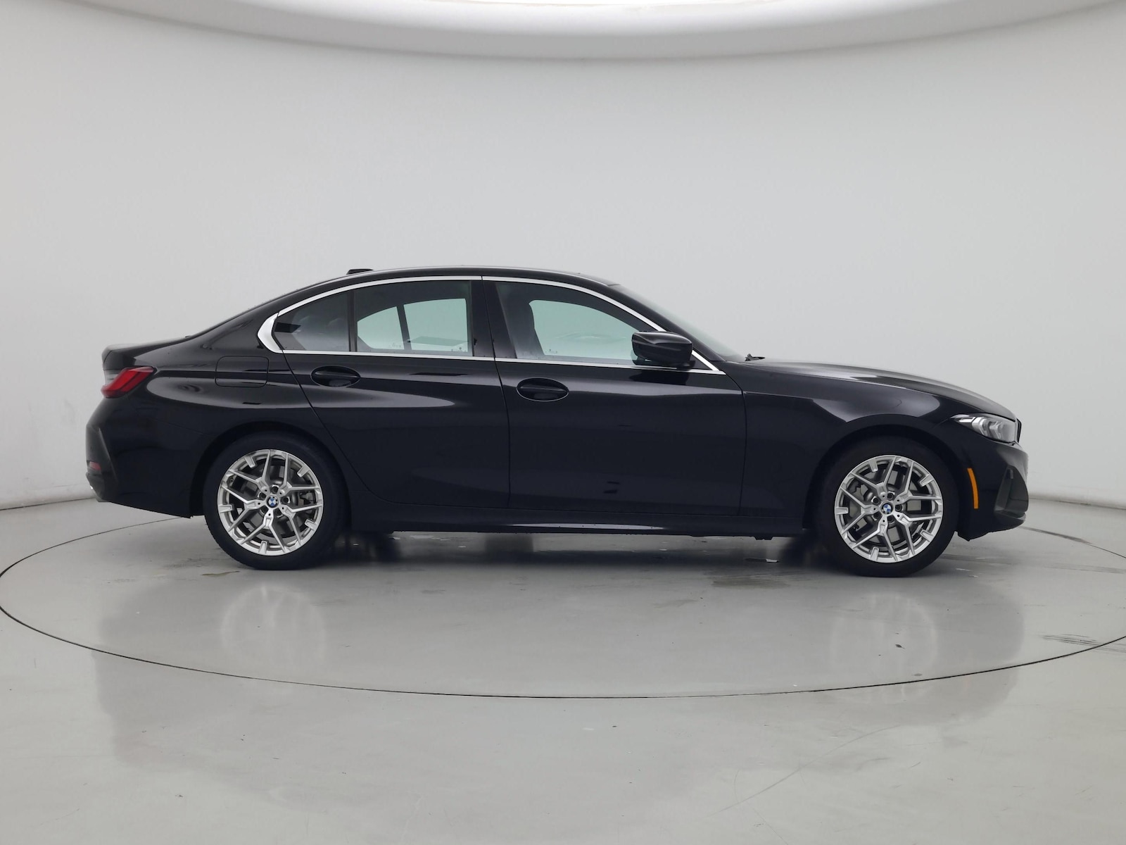 2026 BMW 3 Series 330i - Photo 8