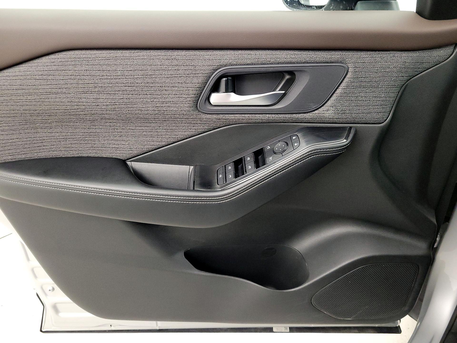 Thumbnail: 2023 Nissan Rogue - 12