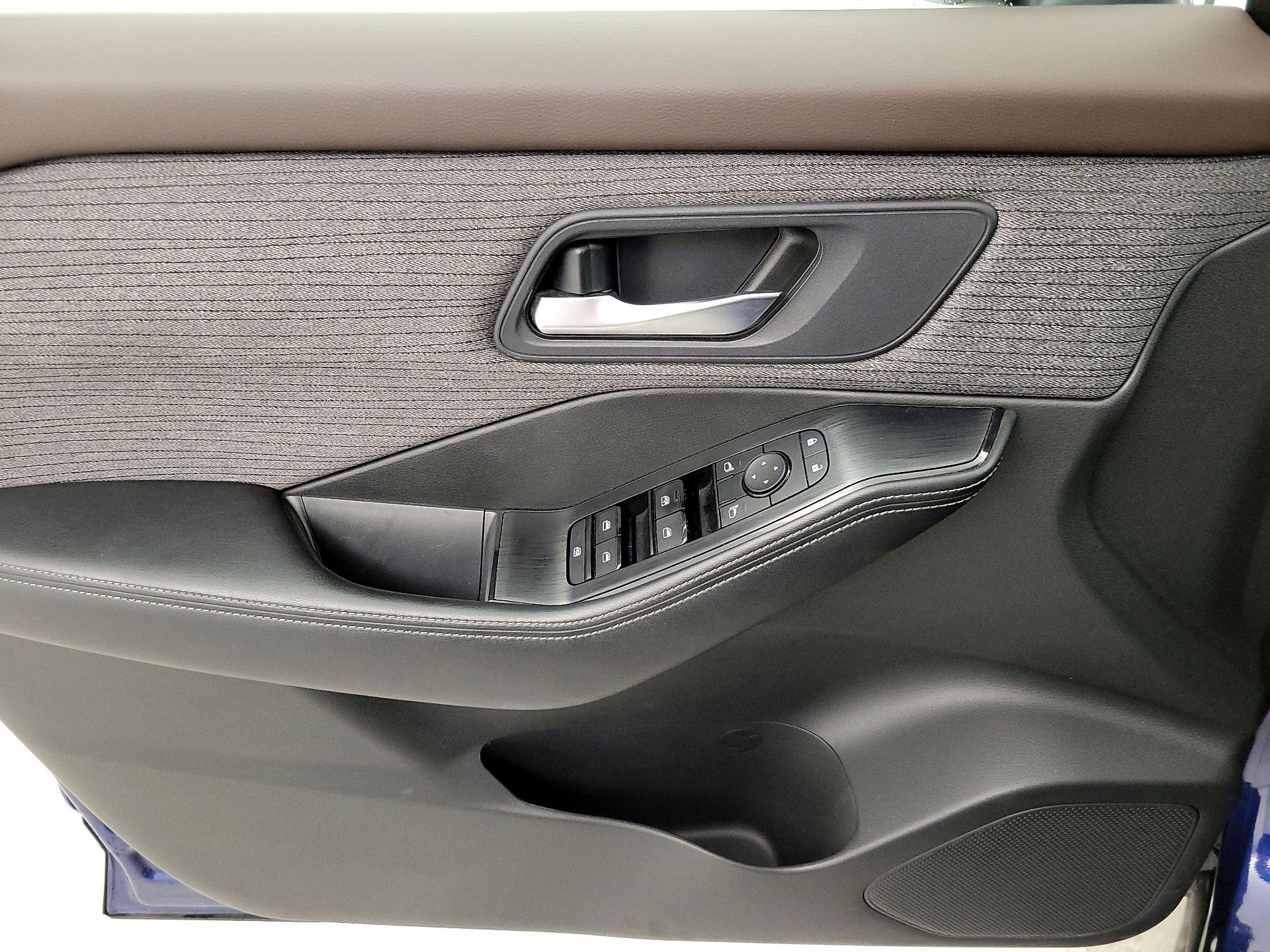 Thumbnail: 2023 Nissan Rogue - 12