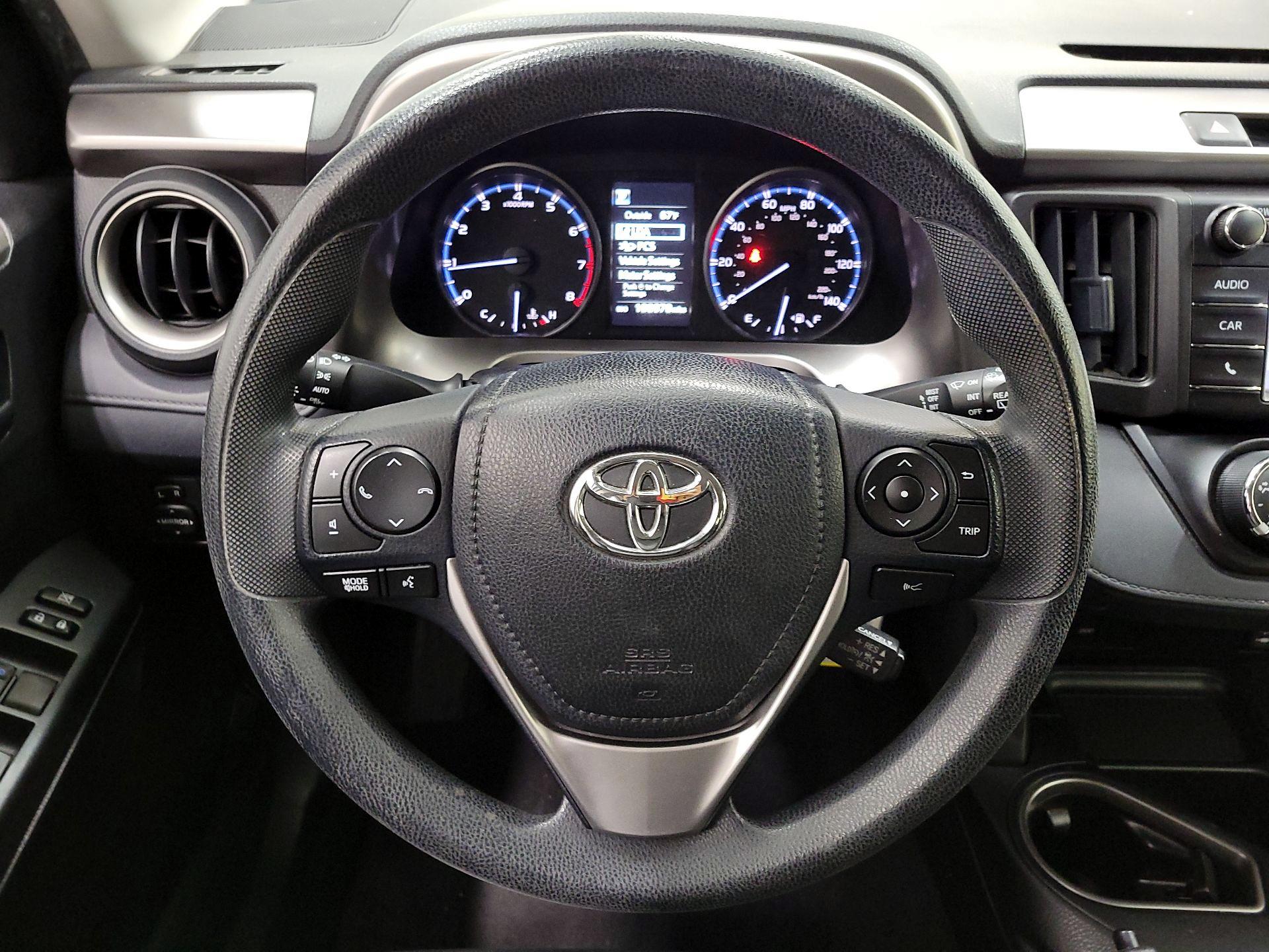 Thumbnail: 2018 Toyota RAV4 - 10