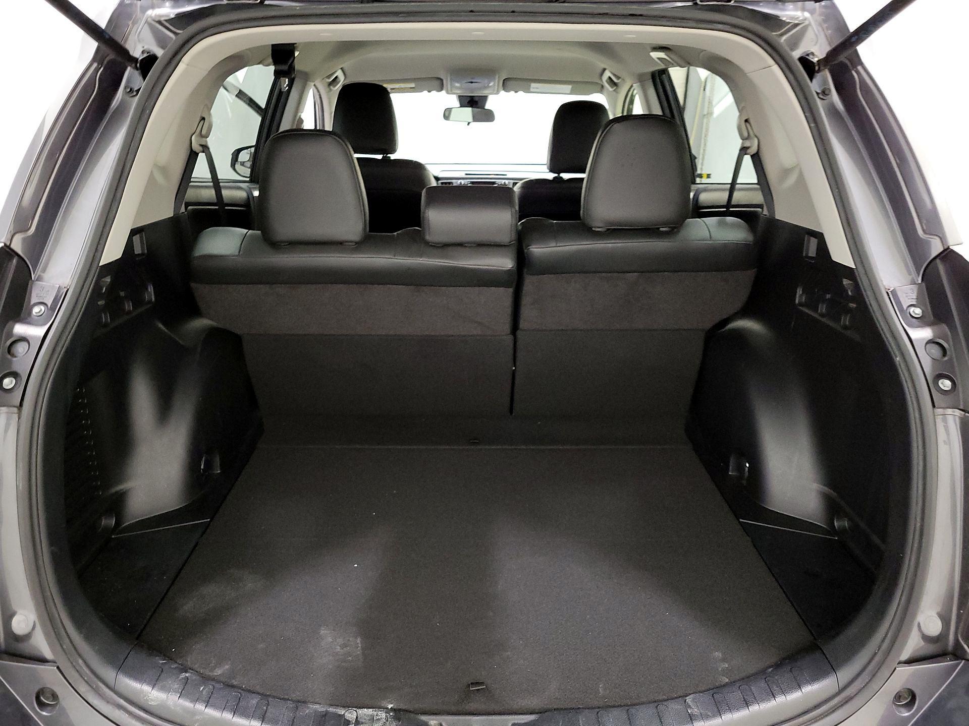 Thumbnail: 2018 Toyota RAV4 - 20