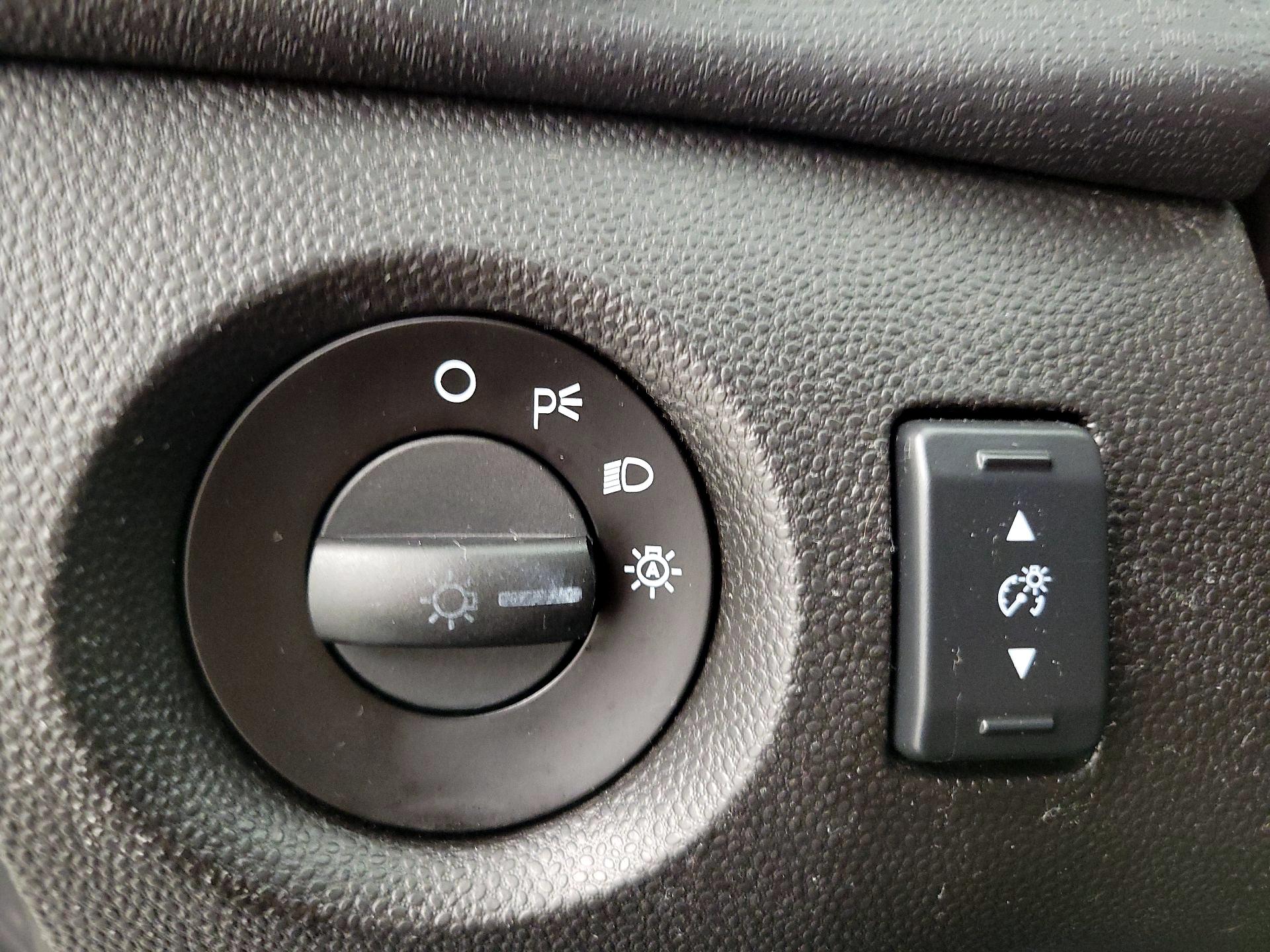 Thumbnail: 2018 Ford Fiesta - 13