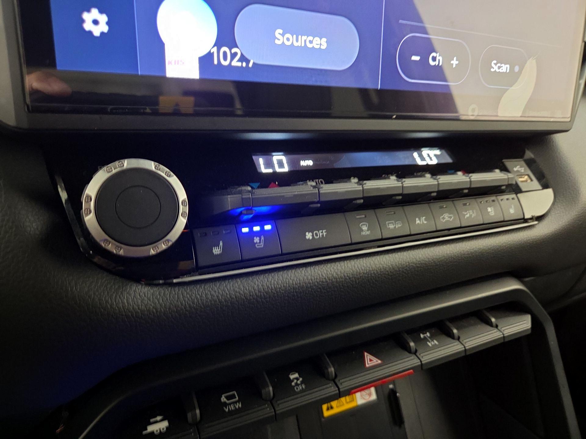 Thumbnail: 2024 Toyota Tundra - 16