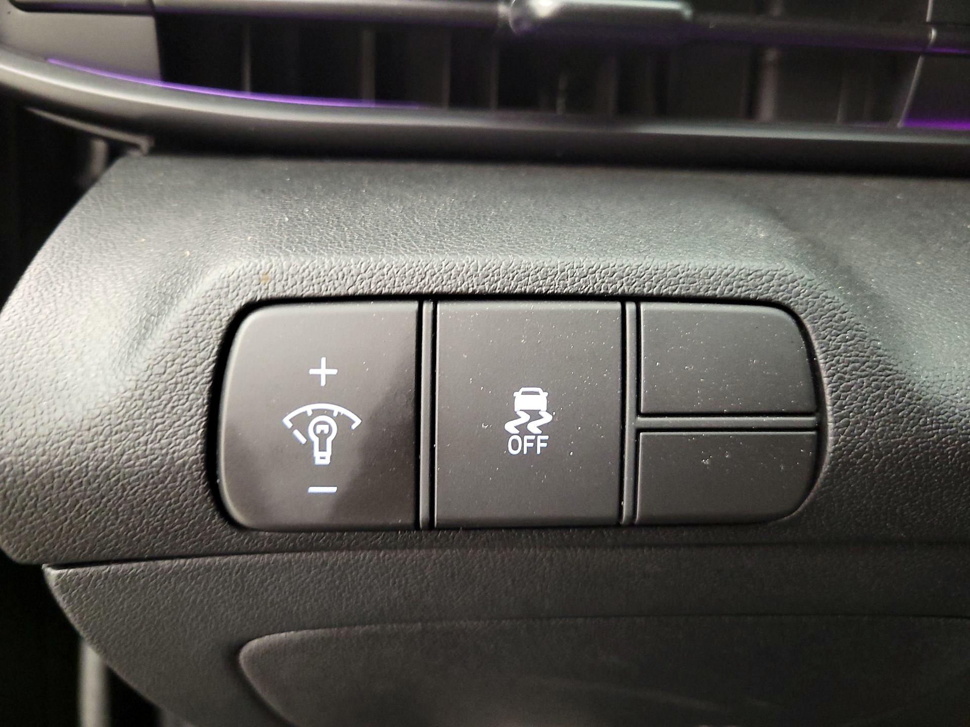 Thumbnail: 2025 Hyundai Elantra - 13