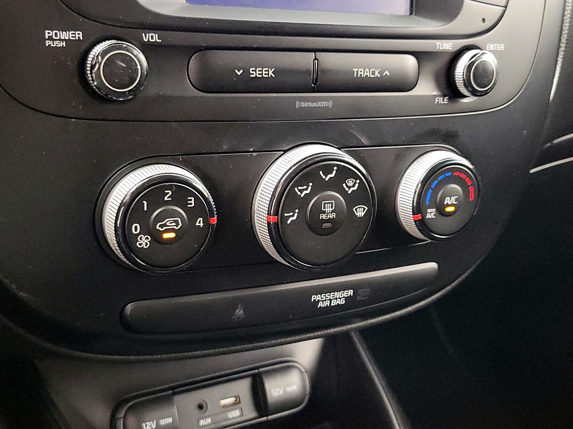 Thumbnail: 2019 Kia Soul - 16