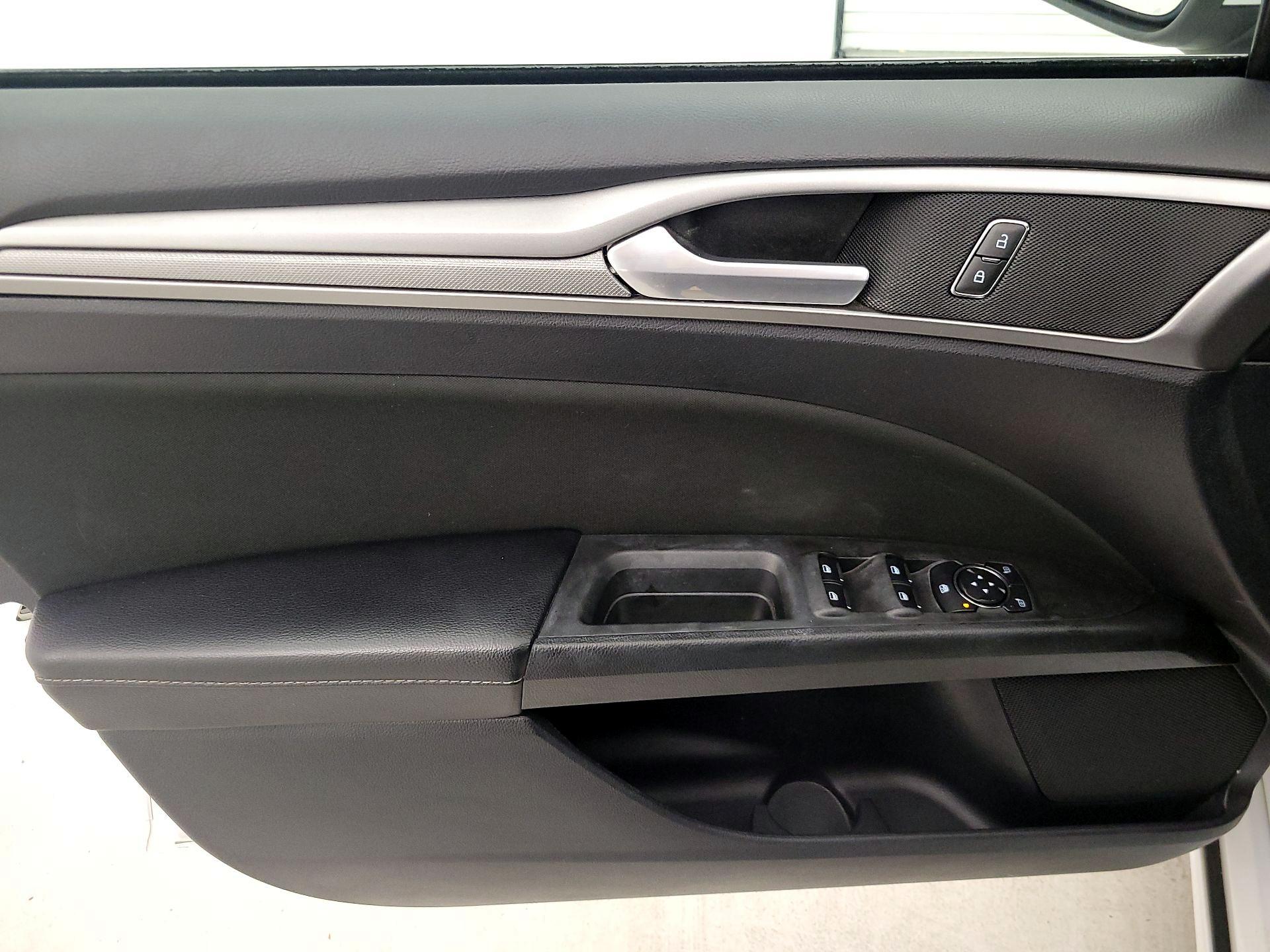 Thumbnail: 2019 Ford Fusion - 12