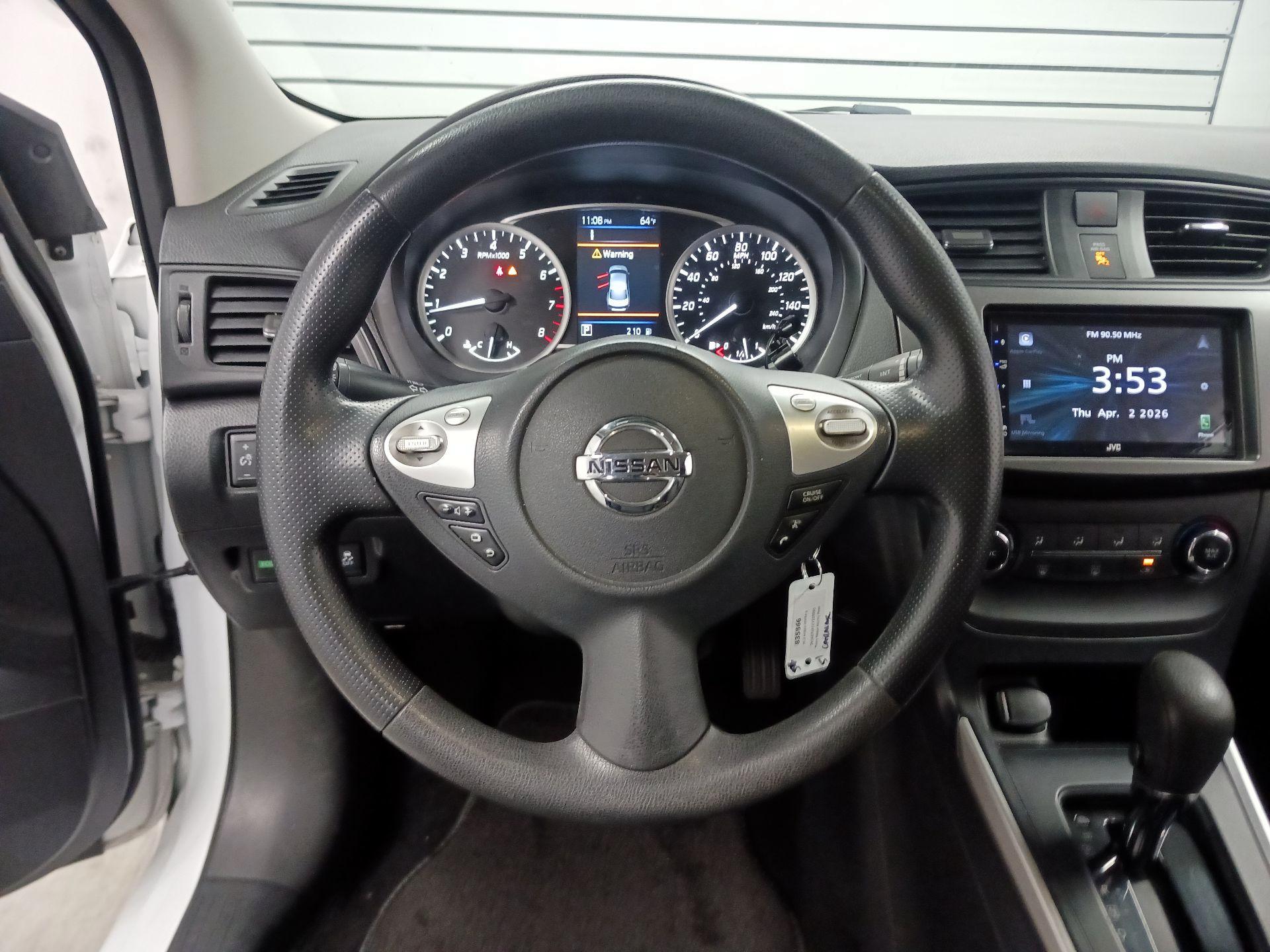 Thumbnail: 2019 Nissan Sentra - 10