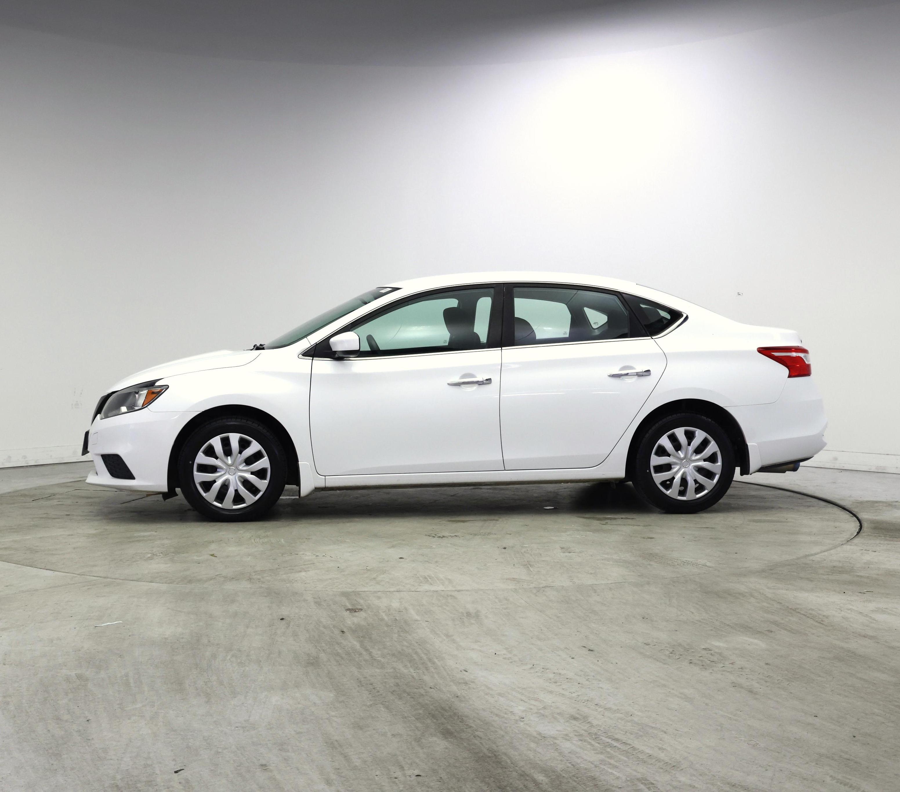 Thumbnail: 2019 Nissan Sentra - 3