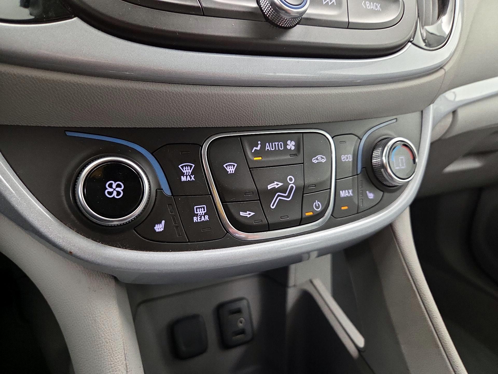 Thumbnail: 2017 Chevrolet Volt - 16