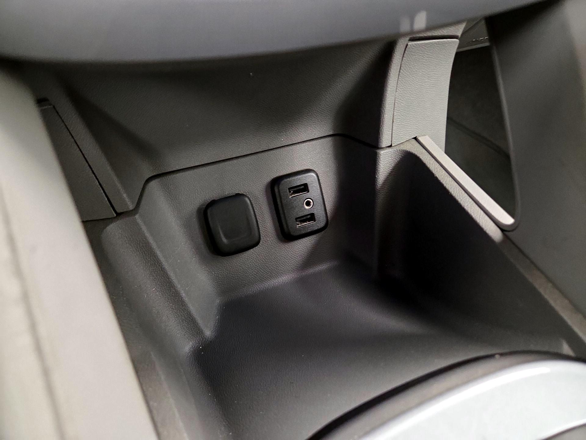 Thumbnail: 2017 Chevrolet Volt - 18