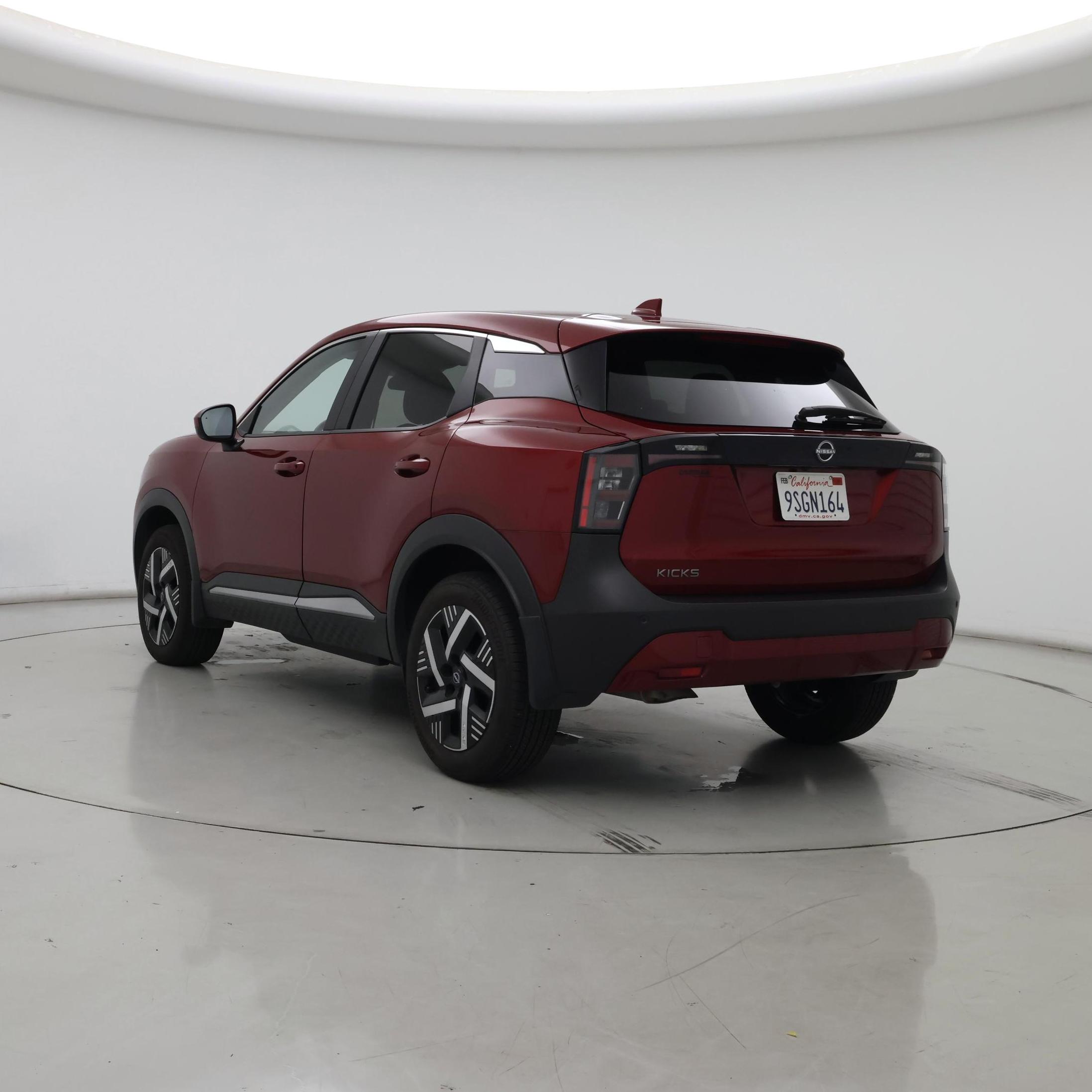 Thumbnail: 2025 Nissan Kicks - 2