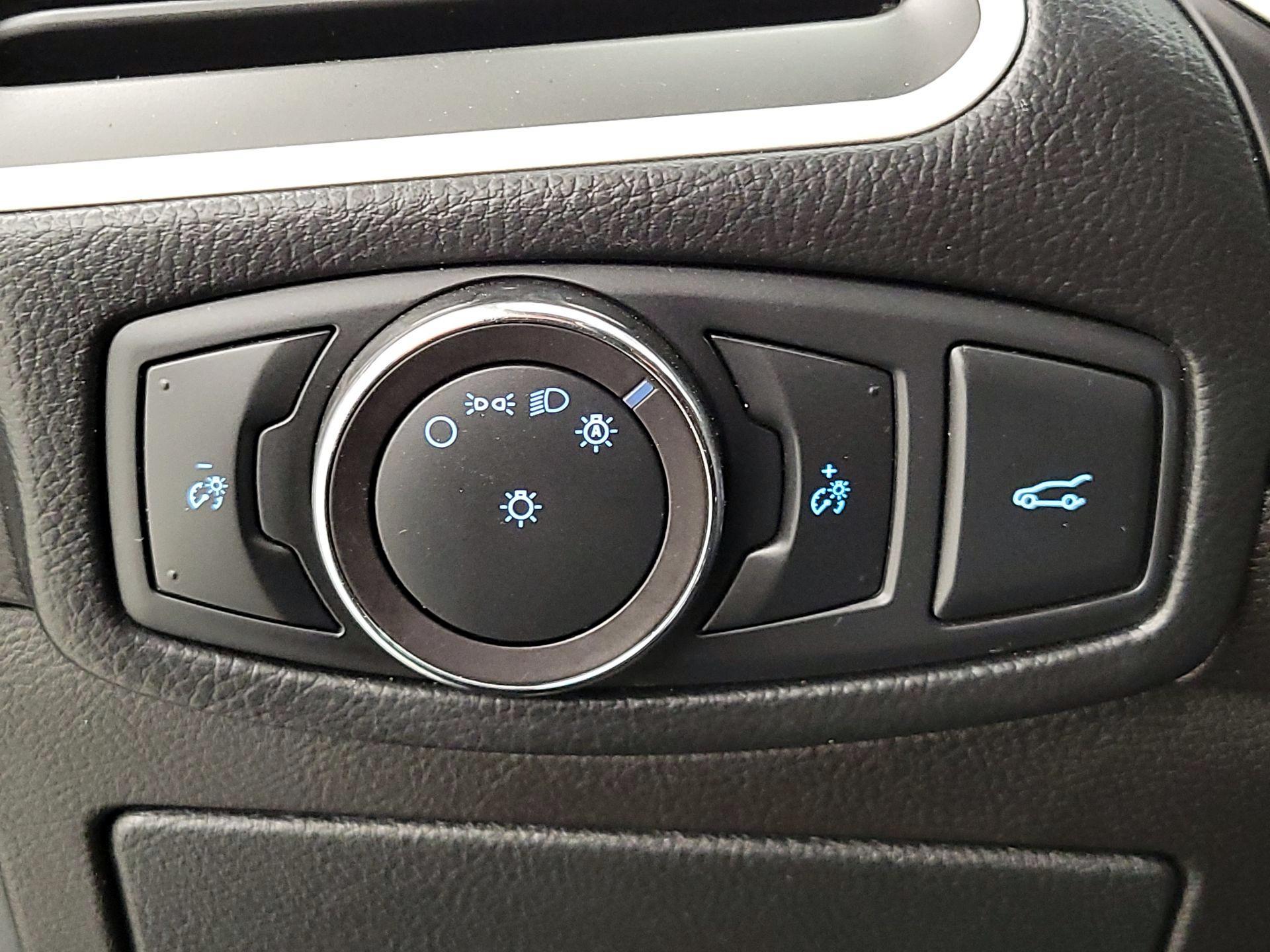 Thumbnail: 2018 Ford Edge - 13