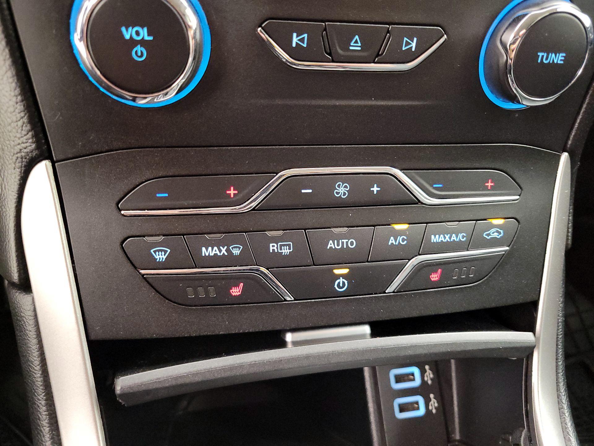 Thumbnail: 2018 Ford Edge - 16