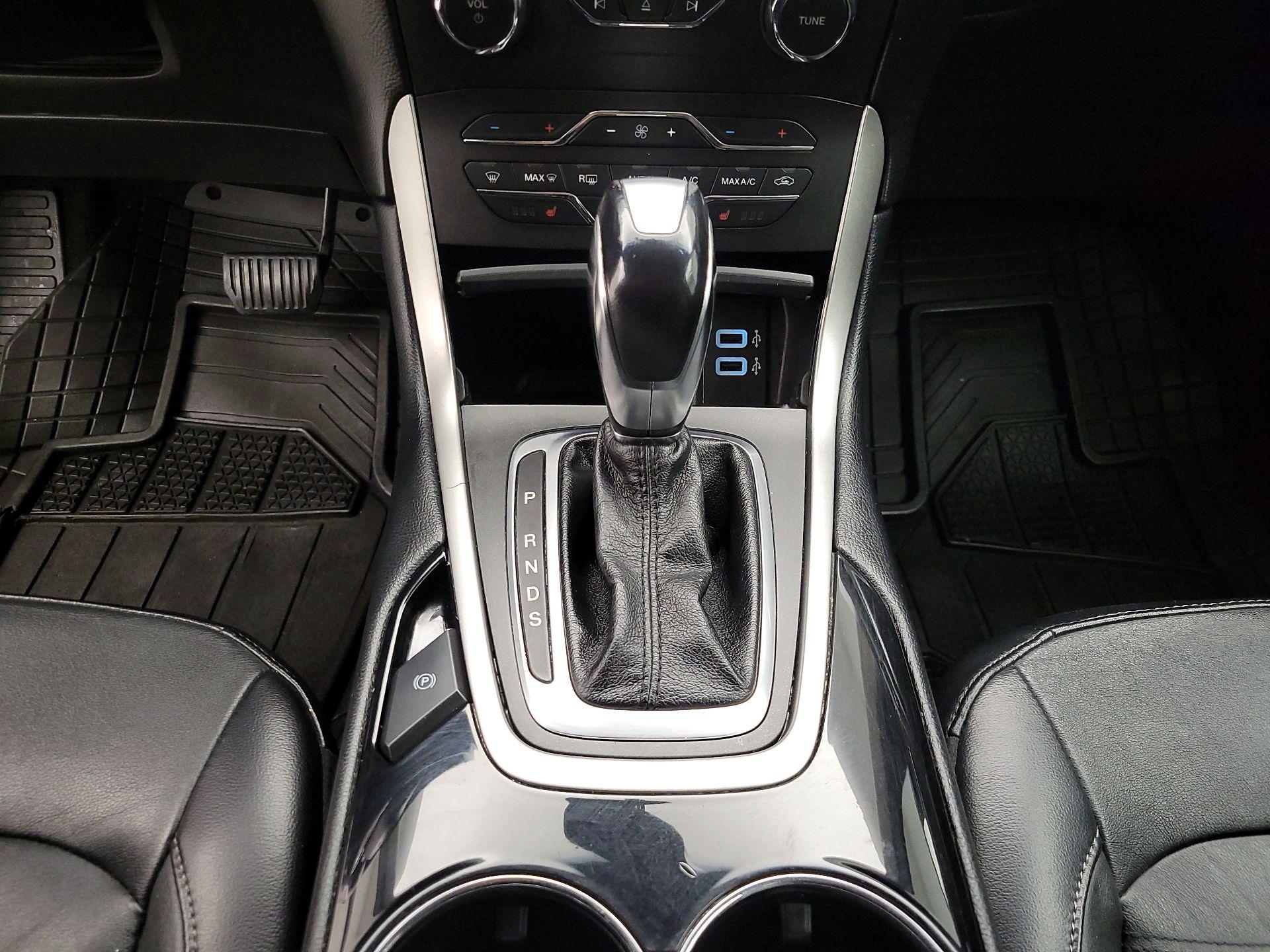 Thumbnail: 2018 Ford Edge - 17