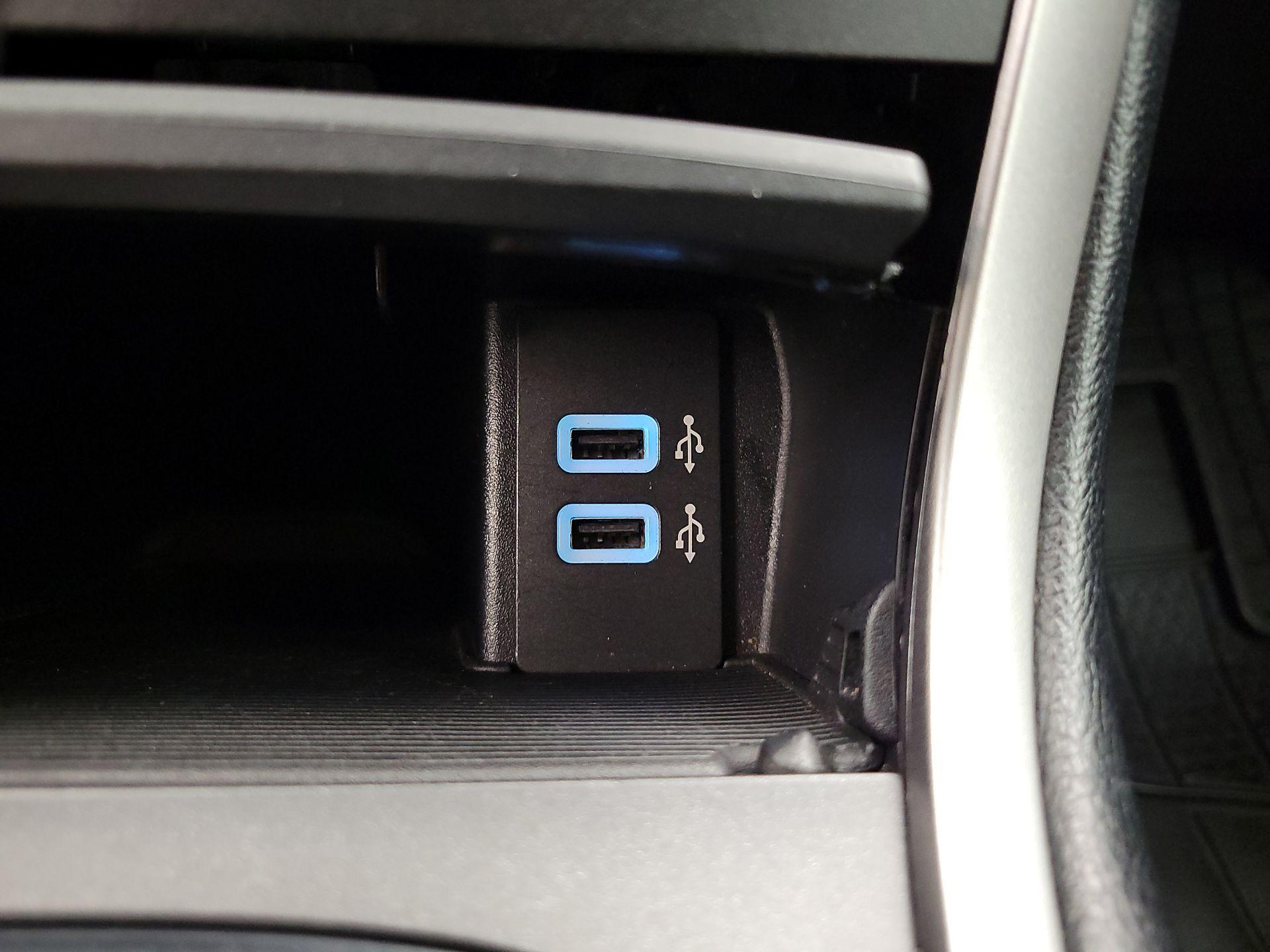 Thumbnail: 2018 Ford Edge - 18