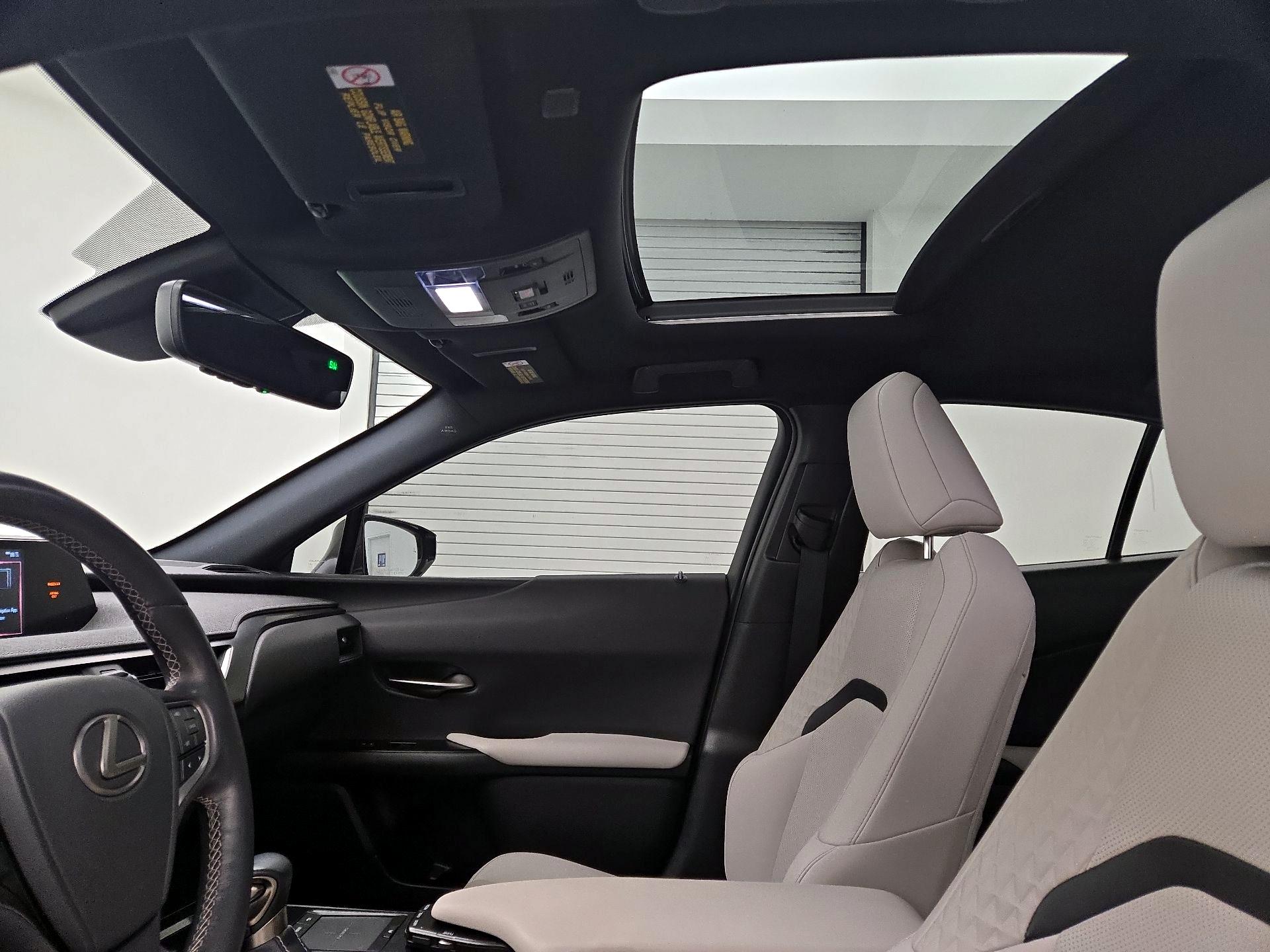 Thumbnail: 2020 Lexus UX - 17