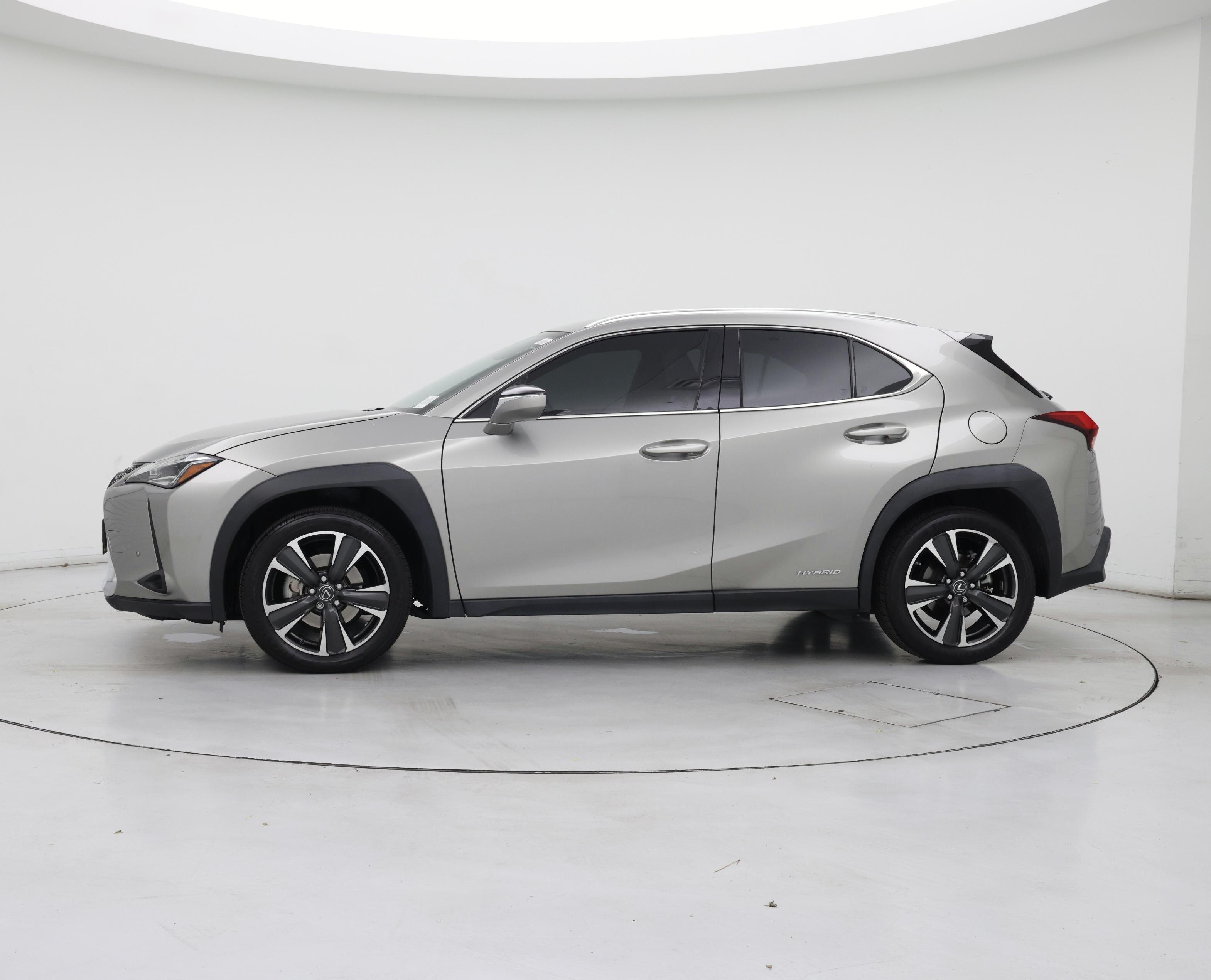 Thumbnail: 2020 Lexus UX - 3