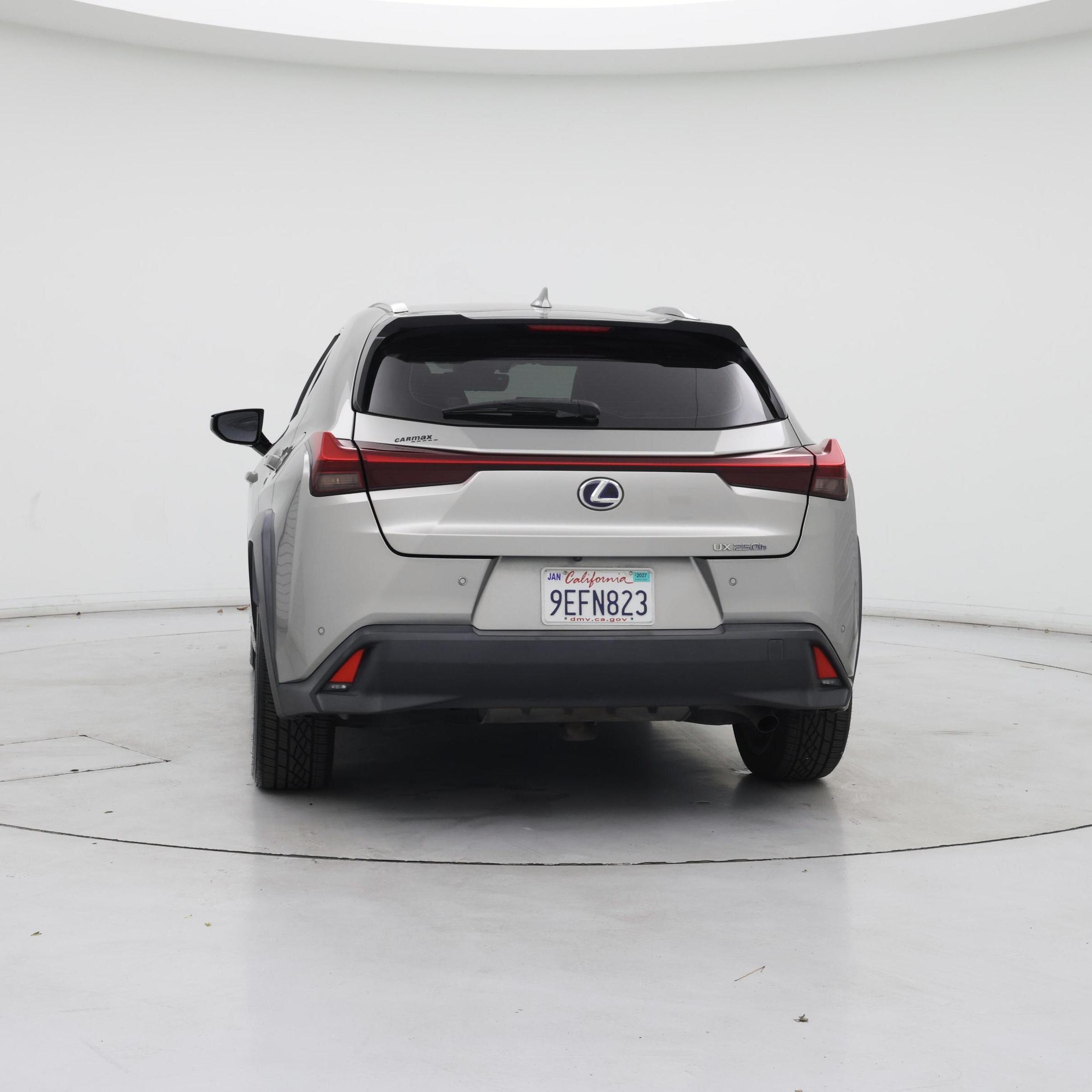 Thumbnail: 2020 Lexus UX - 6