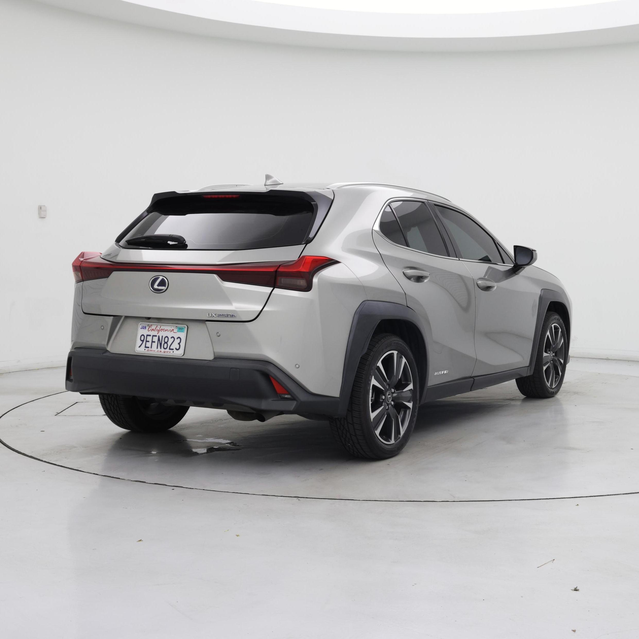 Thumbnail: 2020 Lexus UX - 8