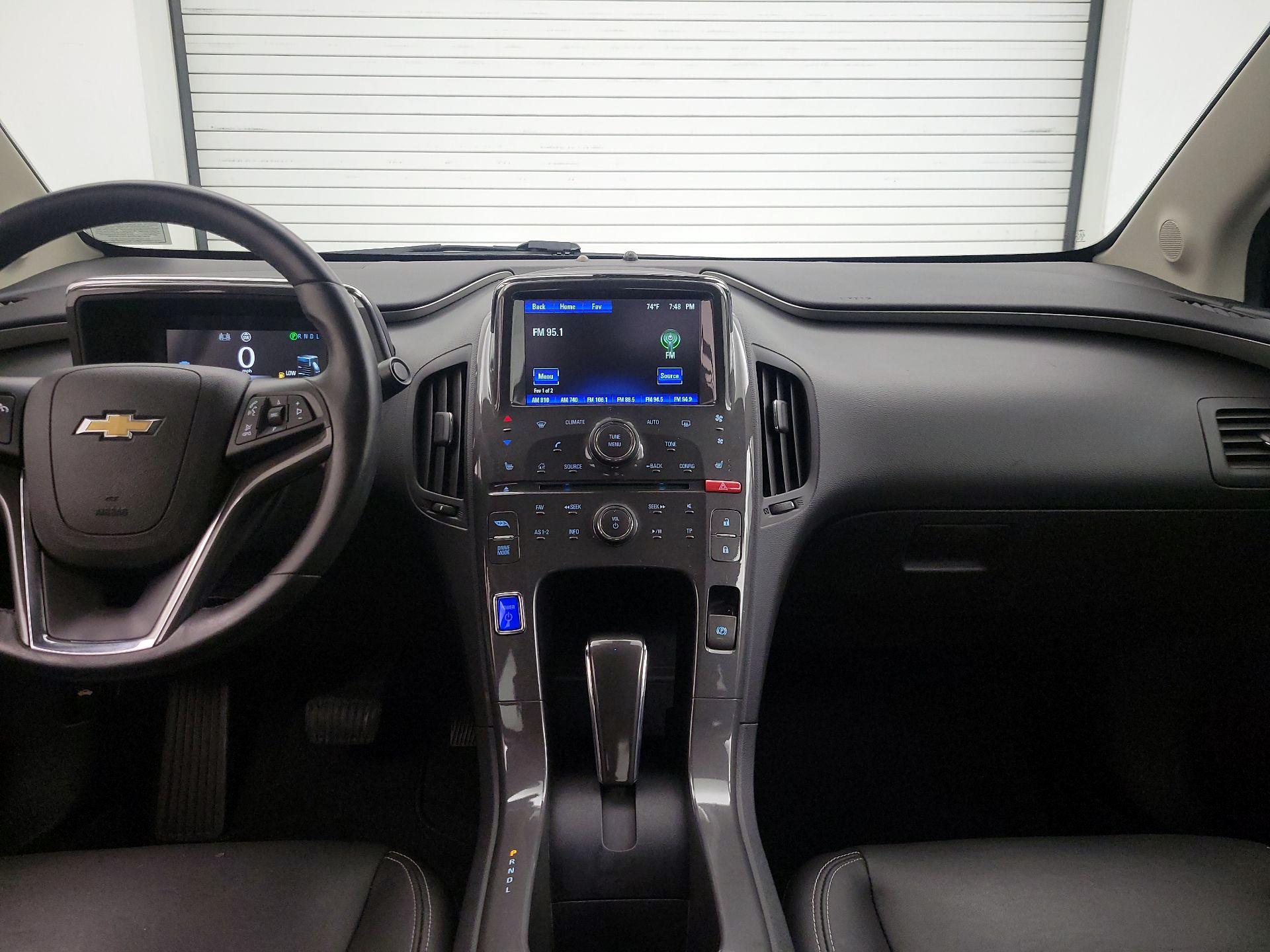 Thumbnail: 2015 Chevrolet Volt - 9