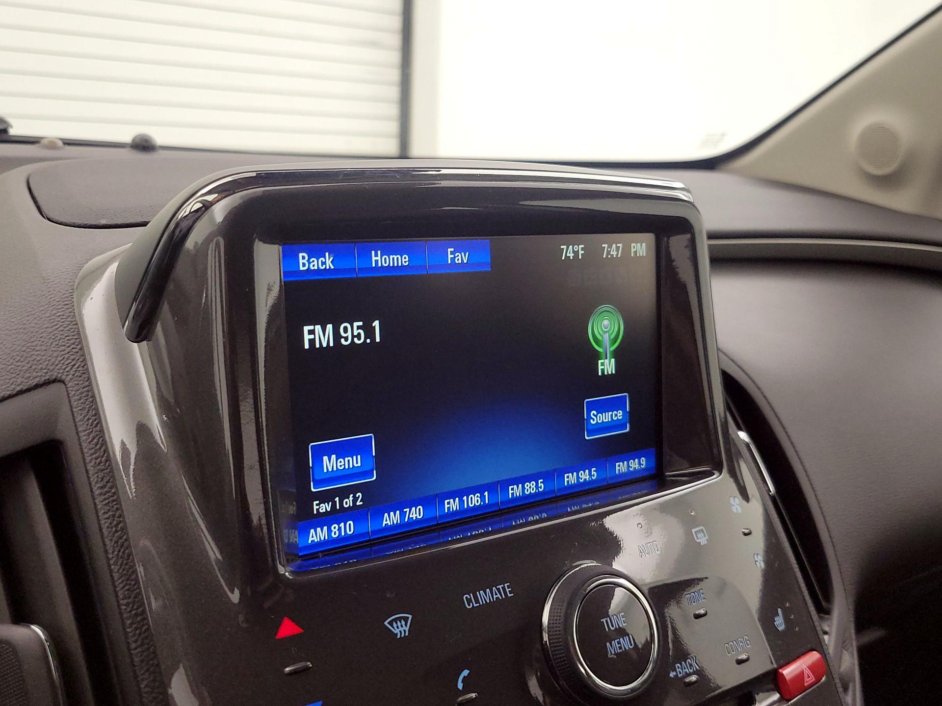 Thumbnail: 2015 Chevrolet Volt - 15