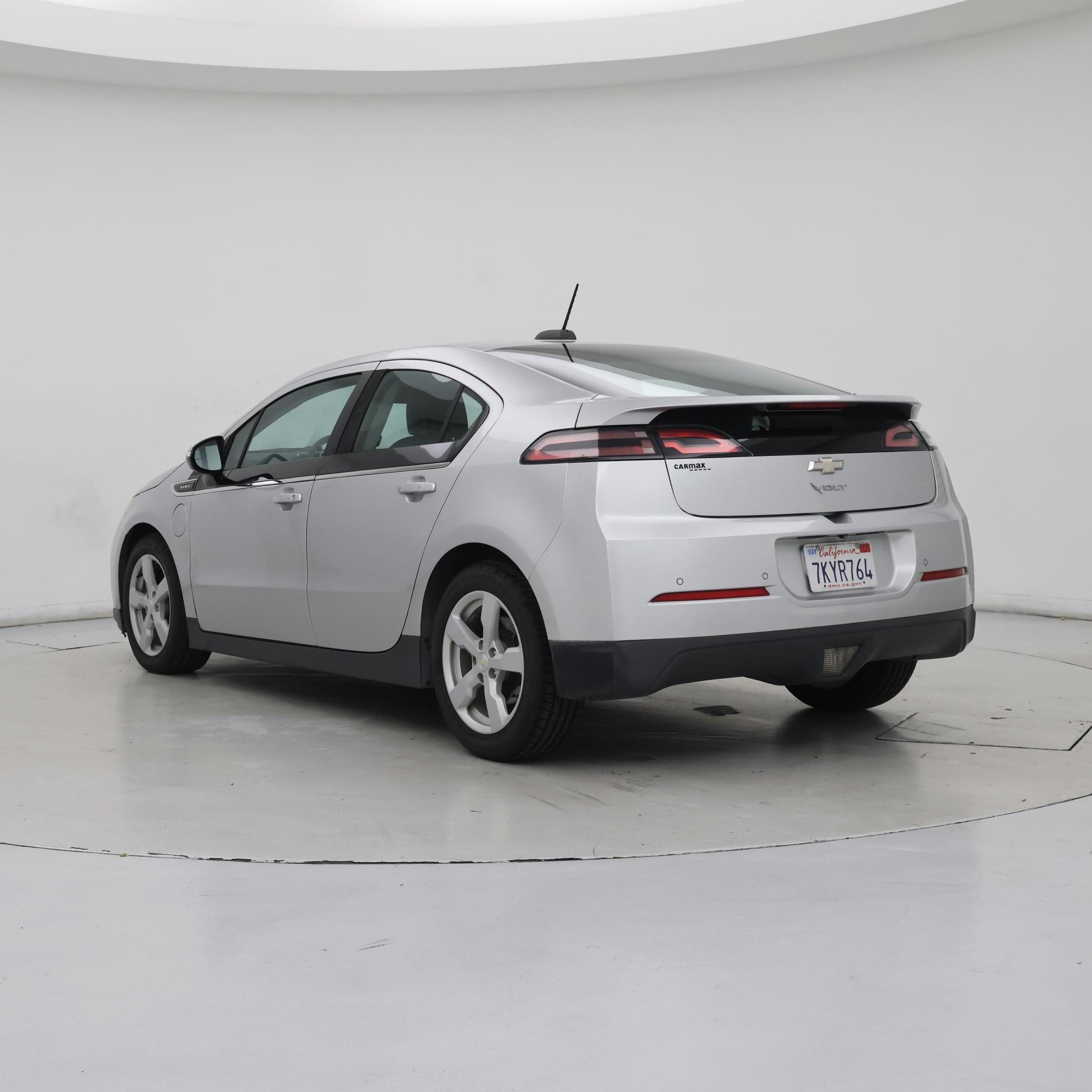 Thumbnail: 2015 Chevrolet Volt - 2