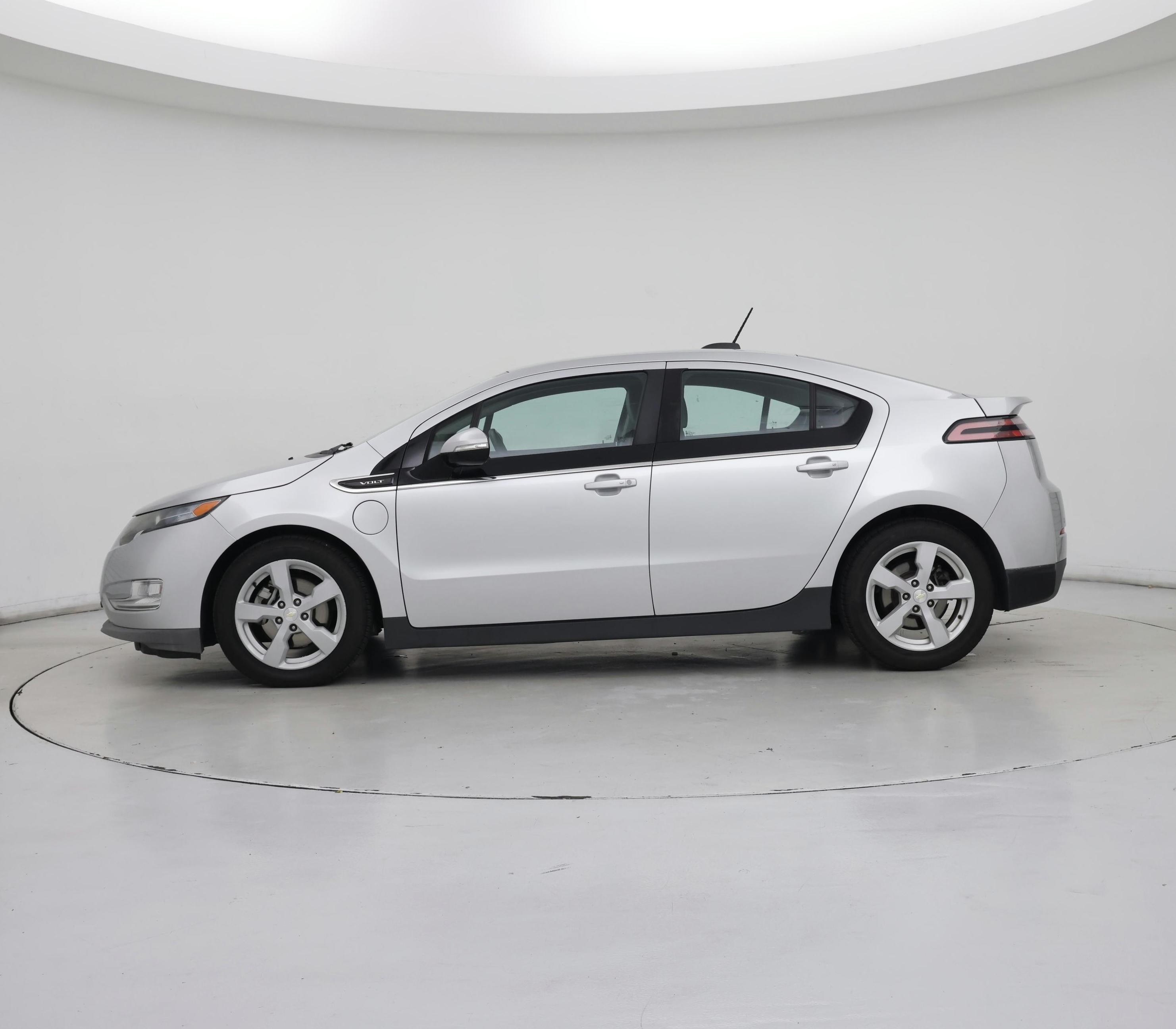 Thumbnail: 2015 Chevrolet Volt - 3