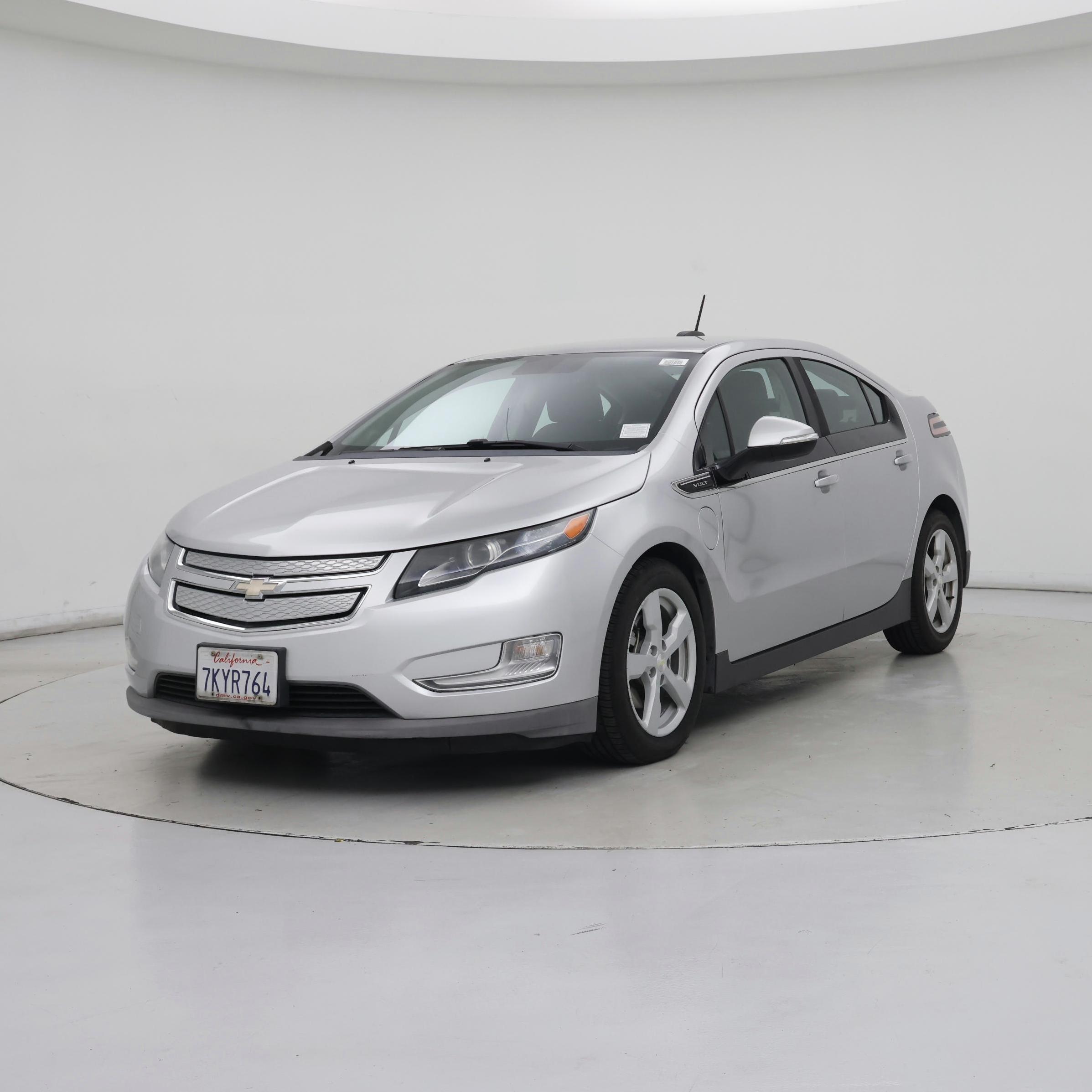 Thumbnail: 2015 Chevrolet Volt - 4