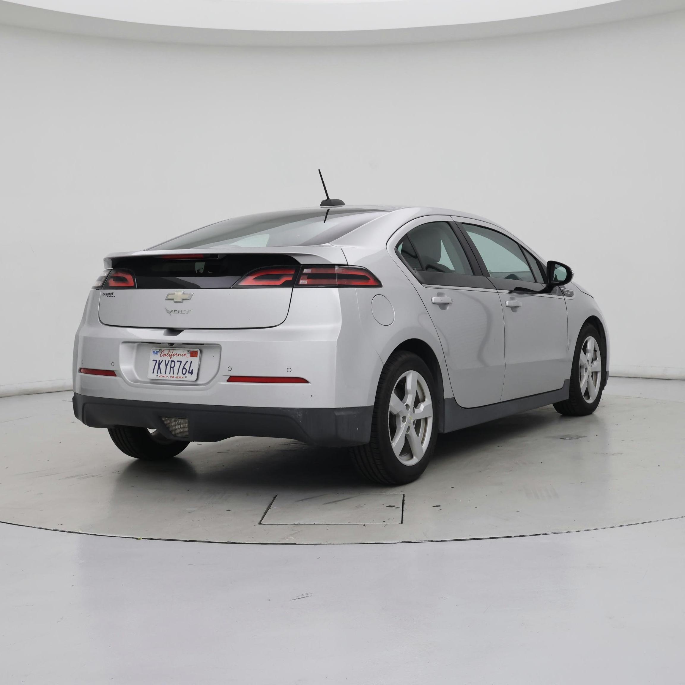 Thumbnail: 2015 Chevrolet Volt - 8