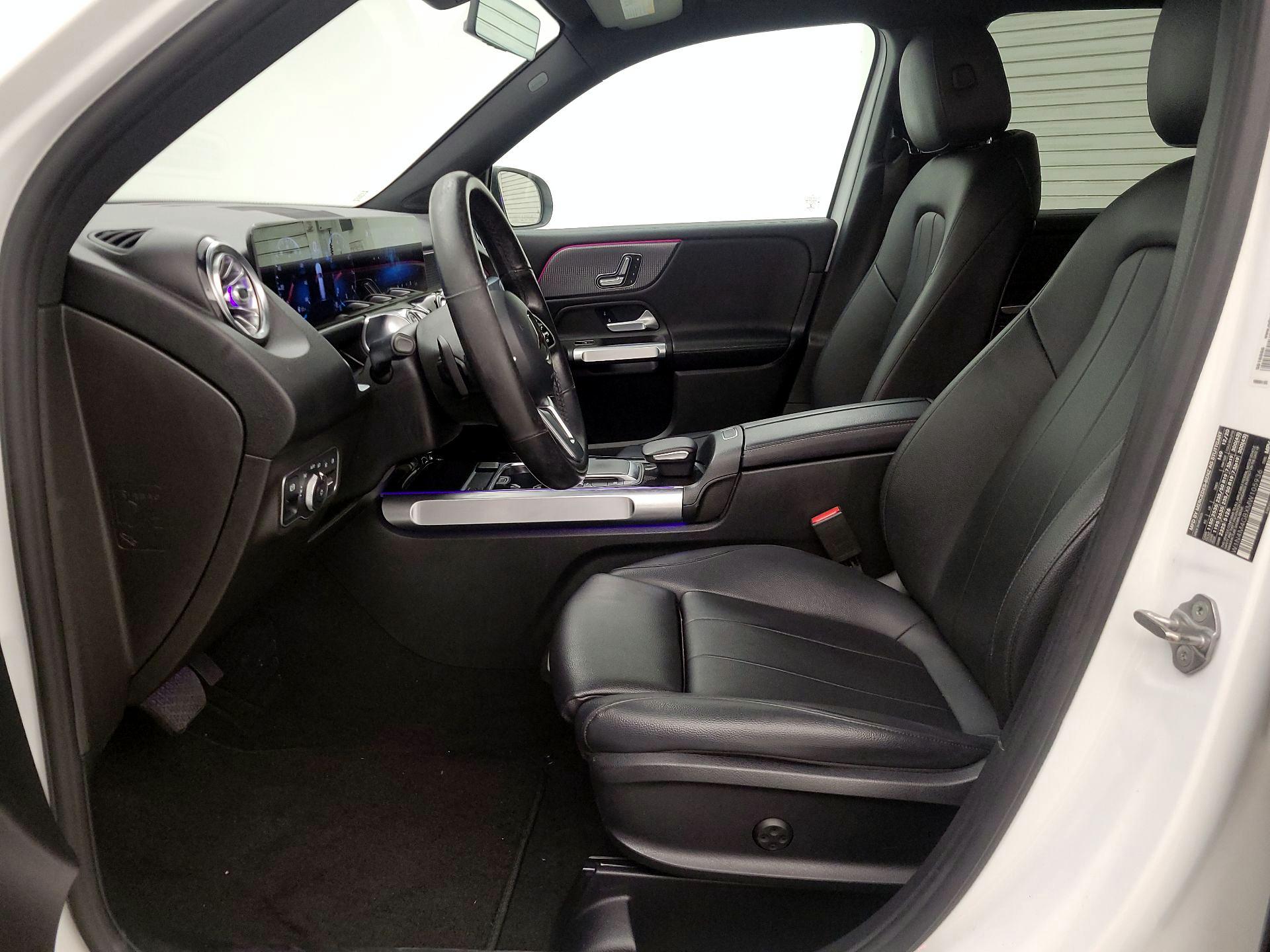 Thumbnail: 2021 Mercedes-Benz GLB - 11