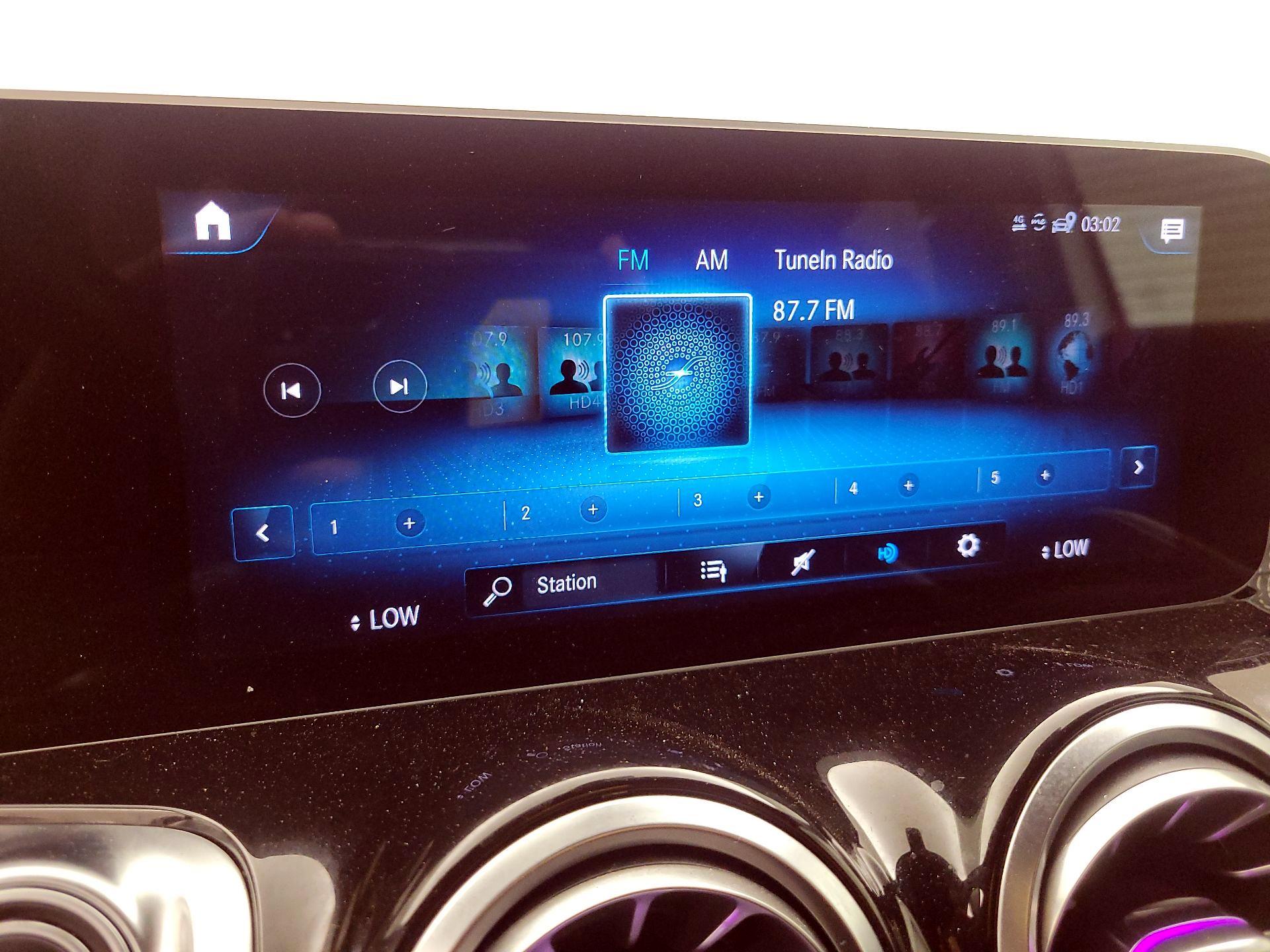 Thumbnail: 2021 Mercedes-Benz GLB - 15