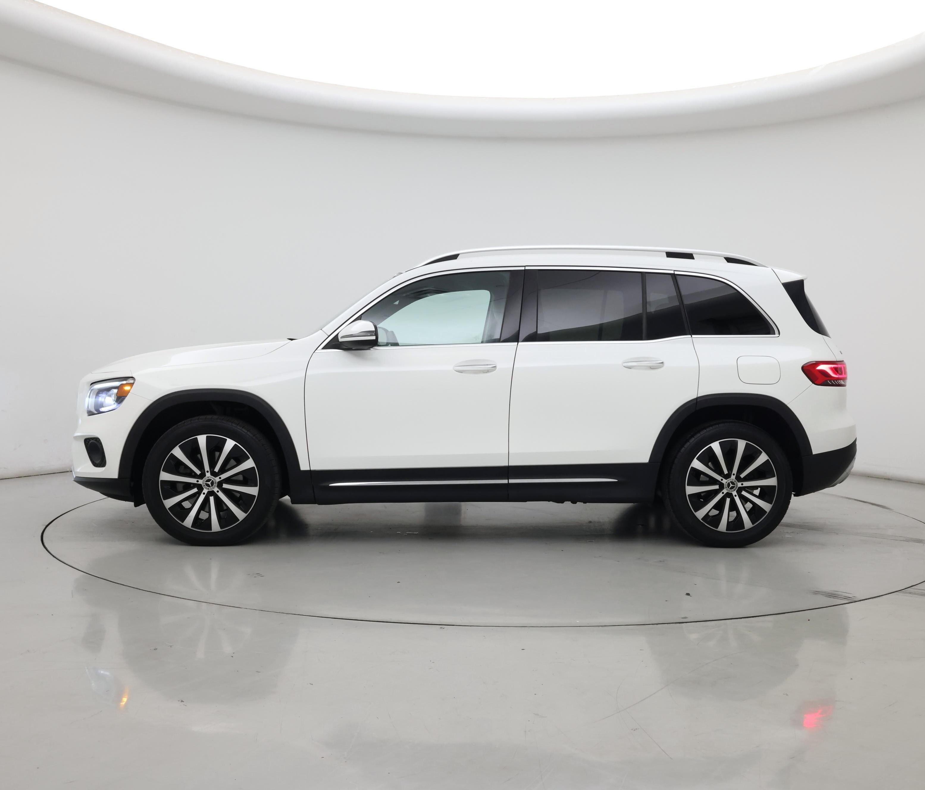 Thumbnail: 2021 Mercedes-Benz GLB - 3