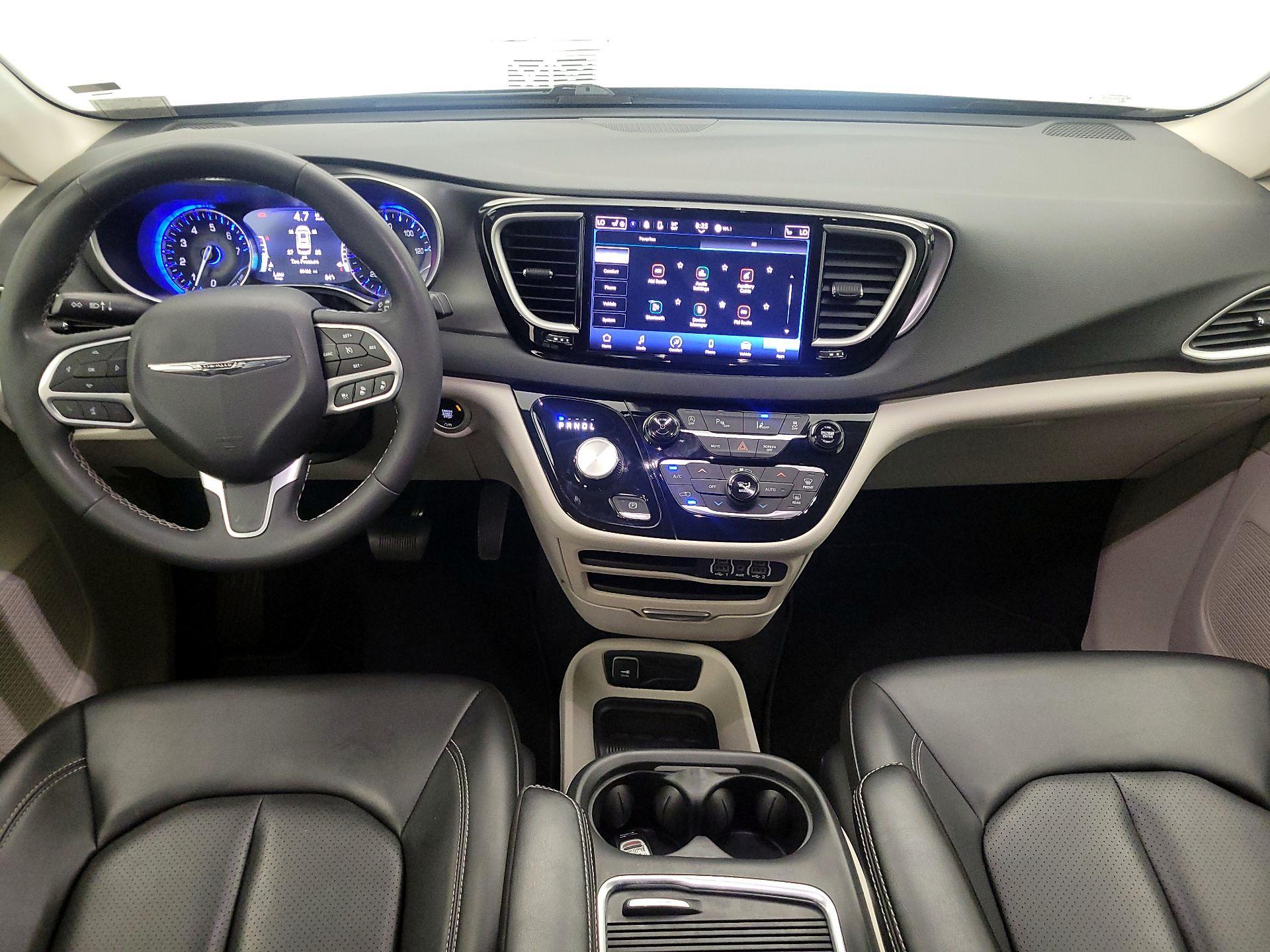 Thumbnail: 2023 Chrysler Pacifica - 9