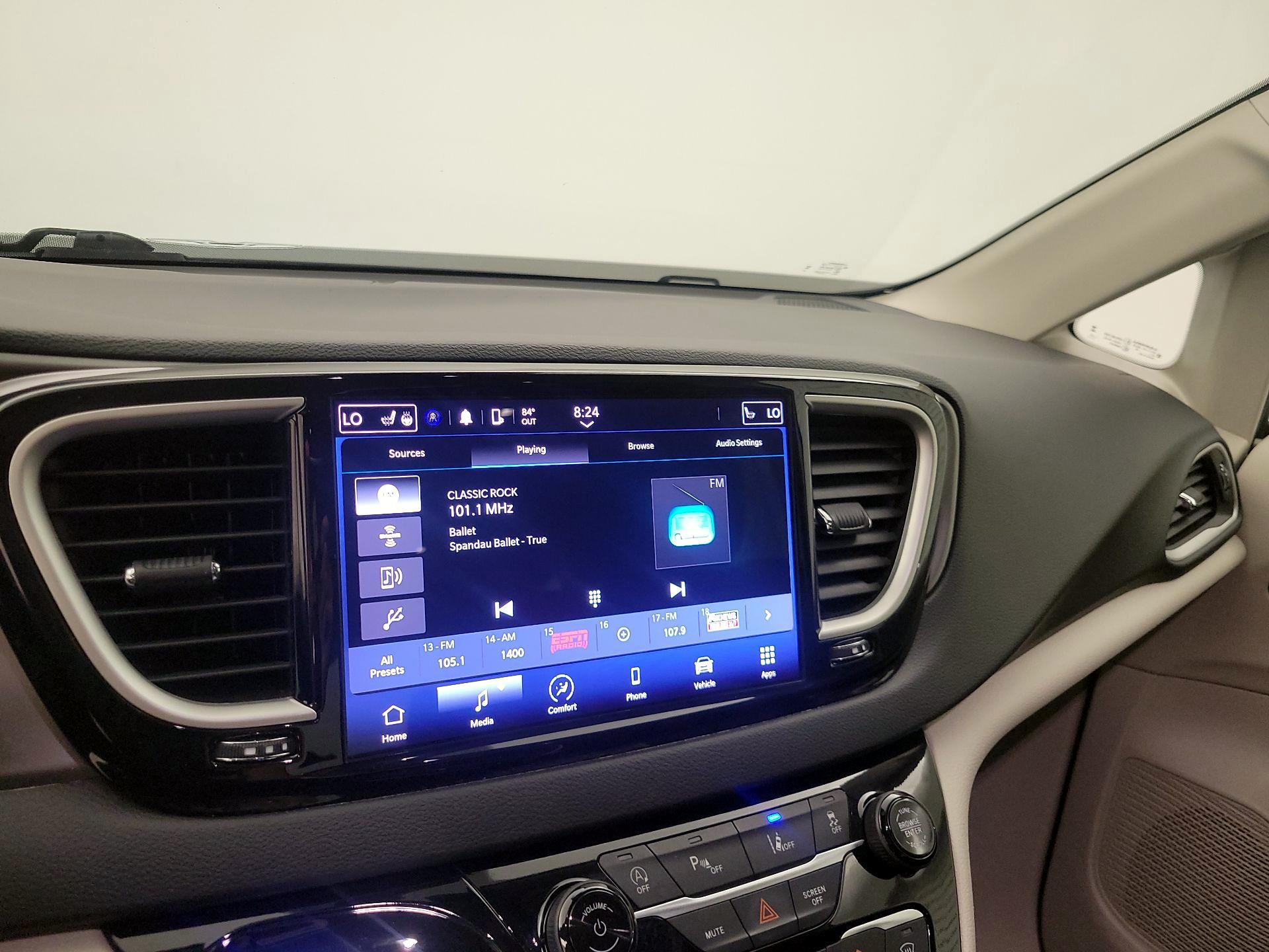 Thumbnail: 2023 Chrysler Pacifica - 15