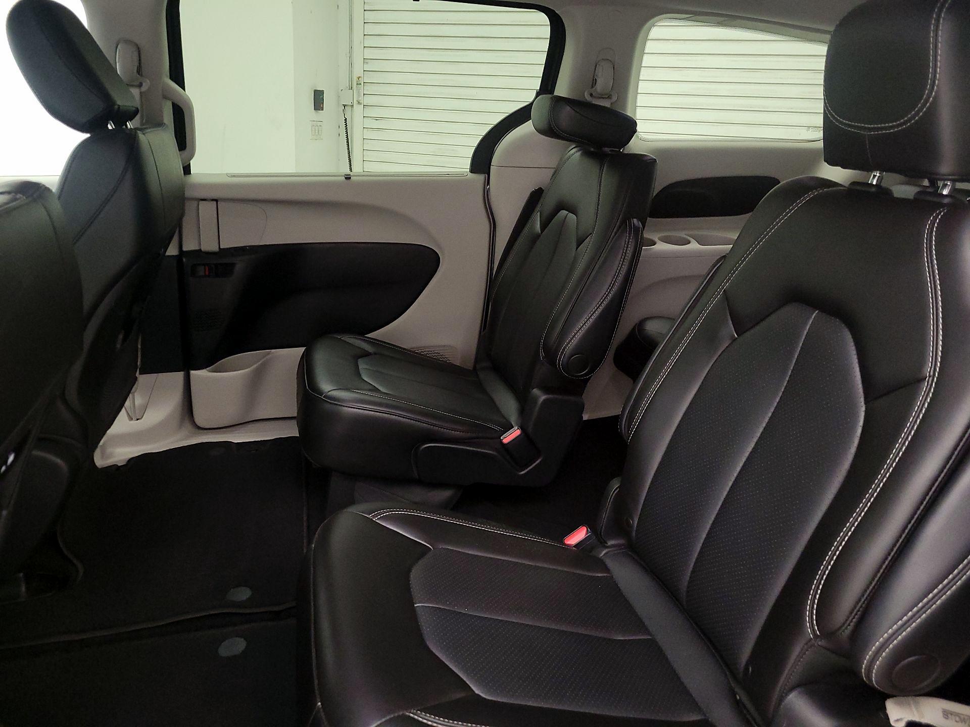 Thumbnail: 2023 Chrysler Pacifica - 19