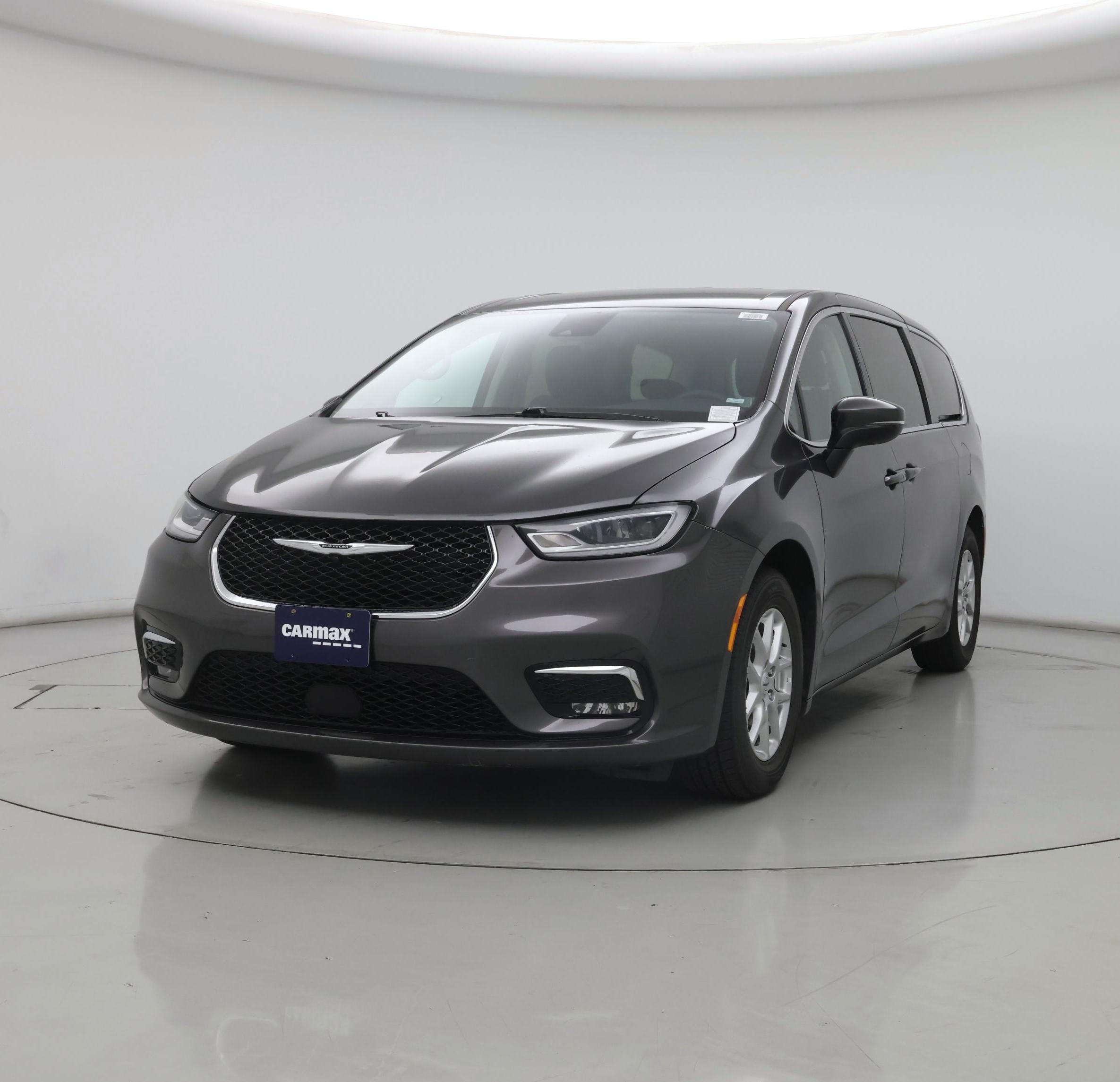 Thumbnail: 2023 Chrysler Pacifica - 4