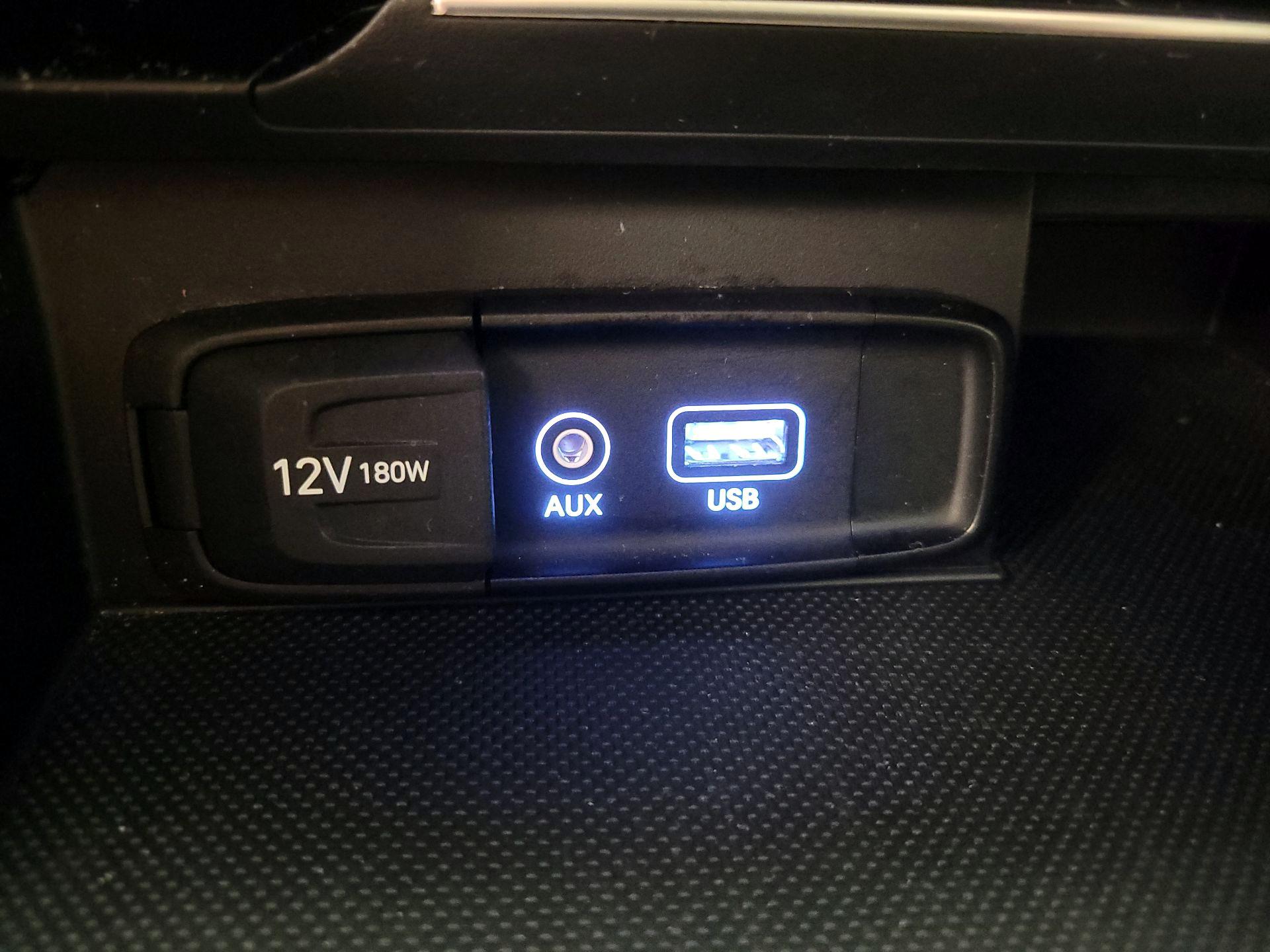 Thumbnail: 2019 Genesis G70 - 18