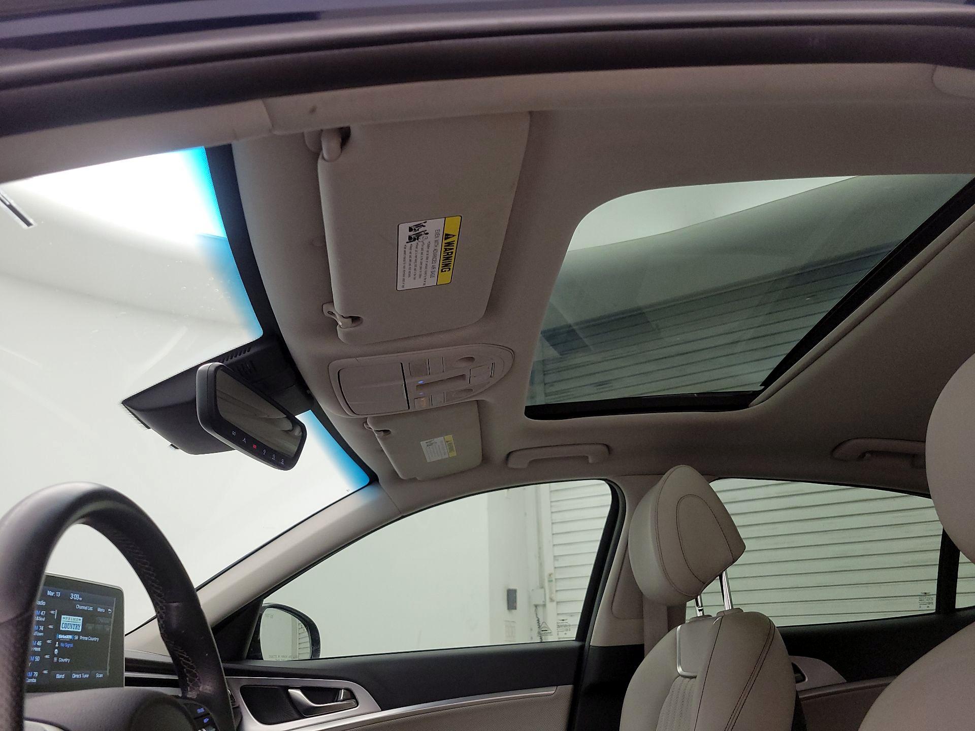 Thumbnail: 2019 Genesis G70 - 19