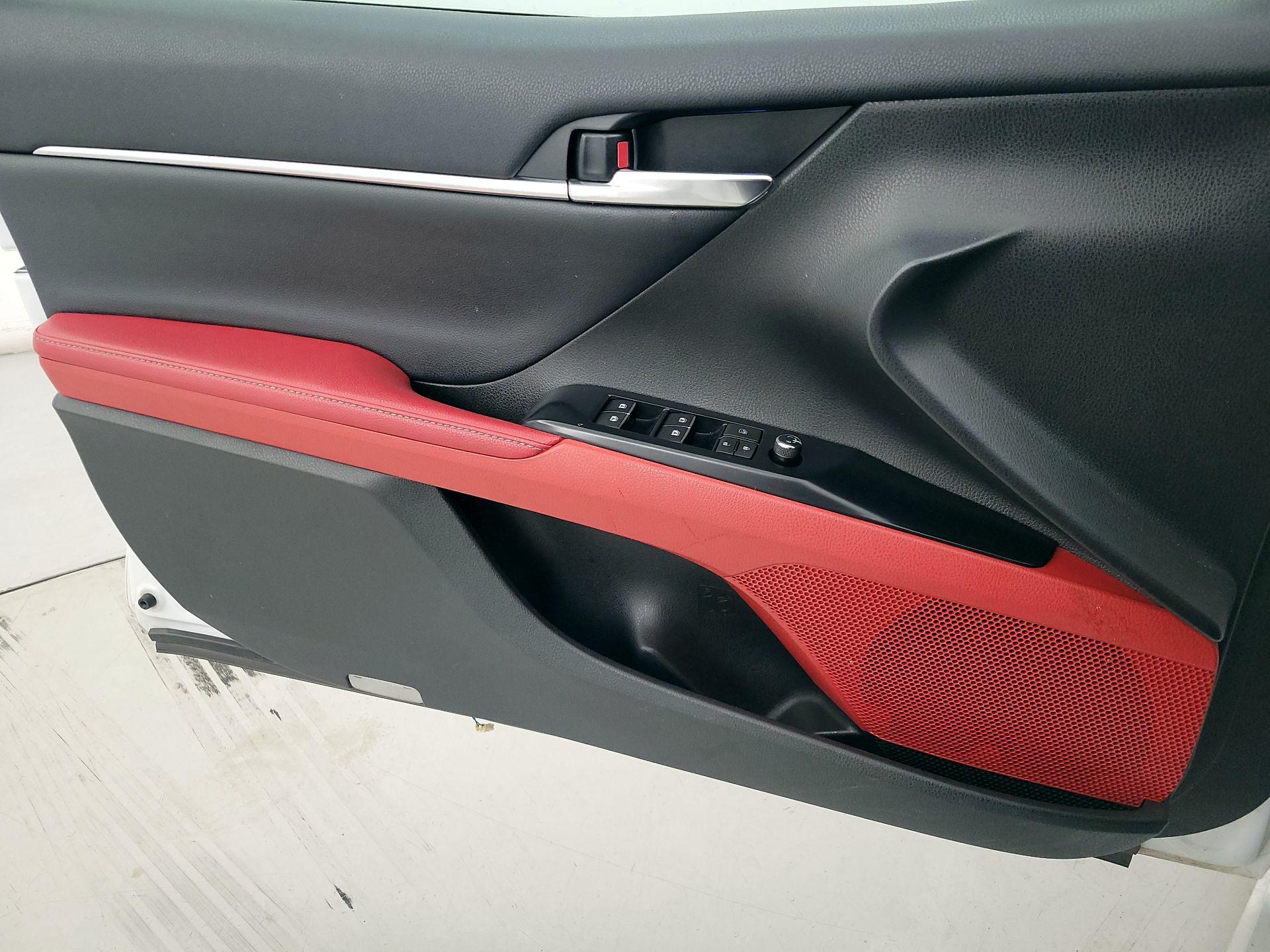 Thumbnail: 2020 Toyota Camry - 12