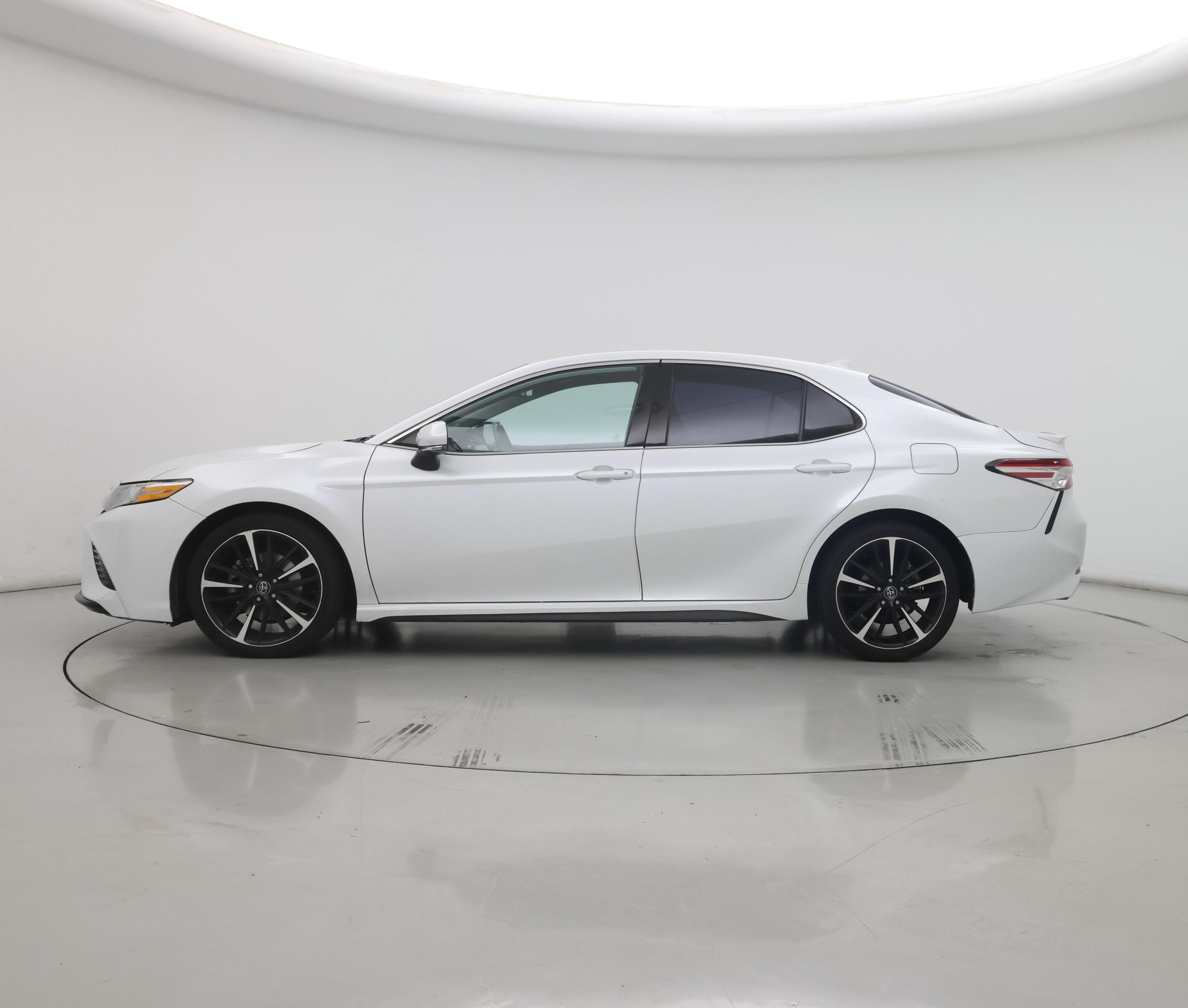 Thumbnail: 2020 Toyota Camry - 3
