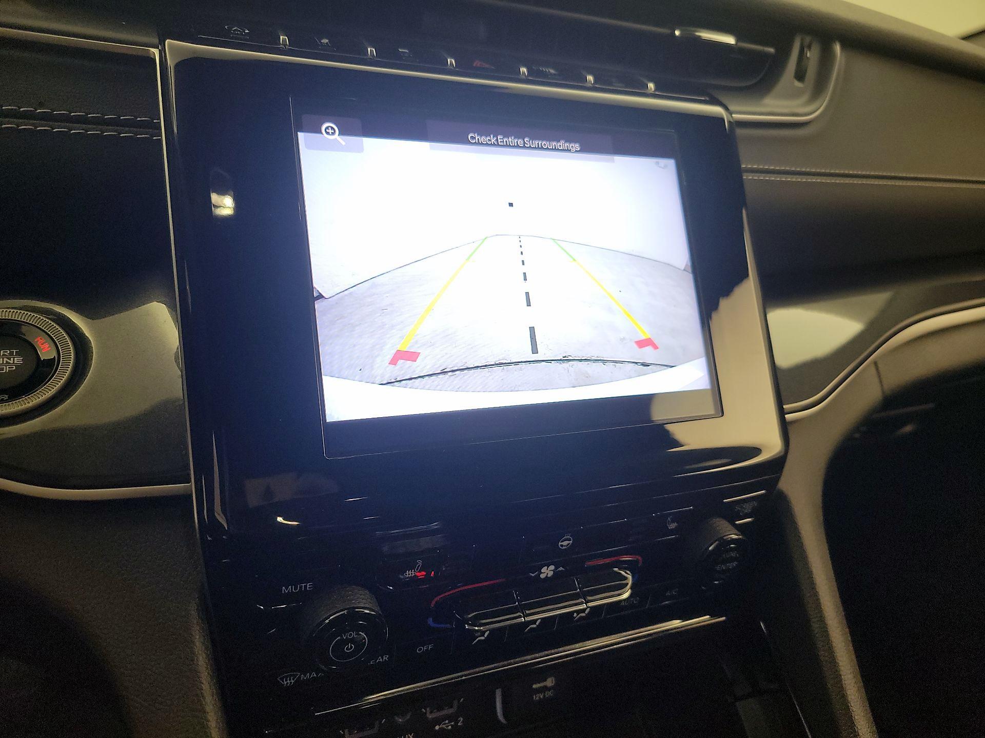 Thumbnail: 2023 Jeep Grand Cherokee - 14