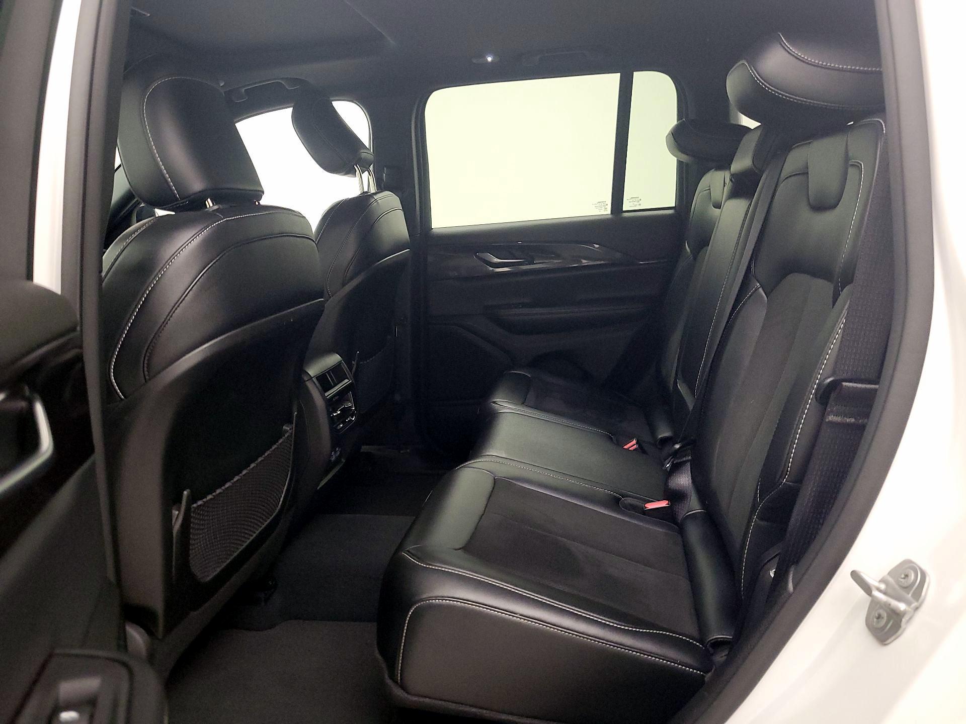 Thumbnail: 2023 Jeep Grand Cherokee - 19