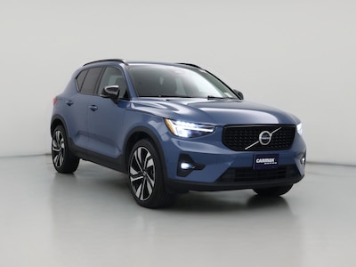 2023 Volvo XC40 B5 Ultimate Dark Theme