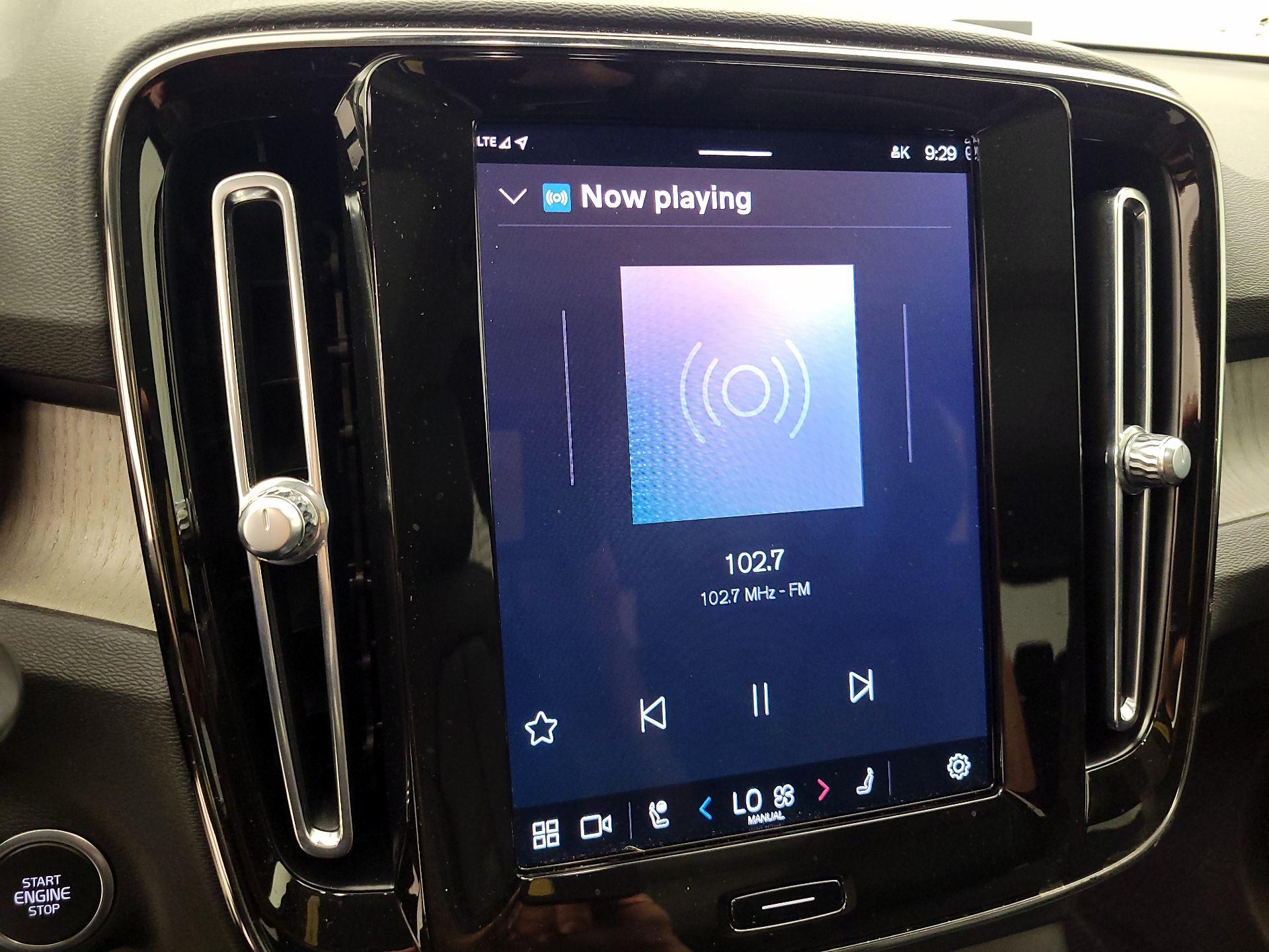 Thumbnail: 2023 Volvo XC40 - 15