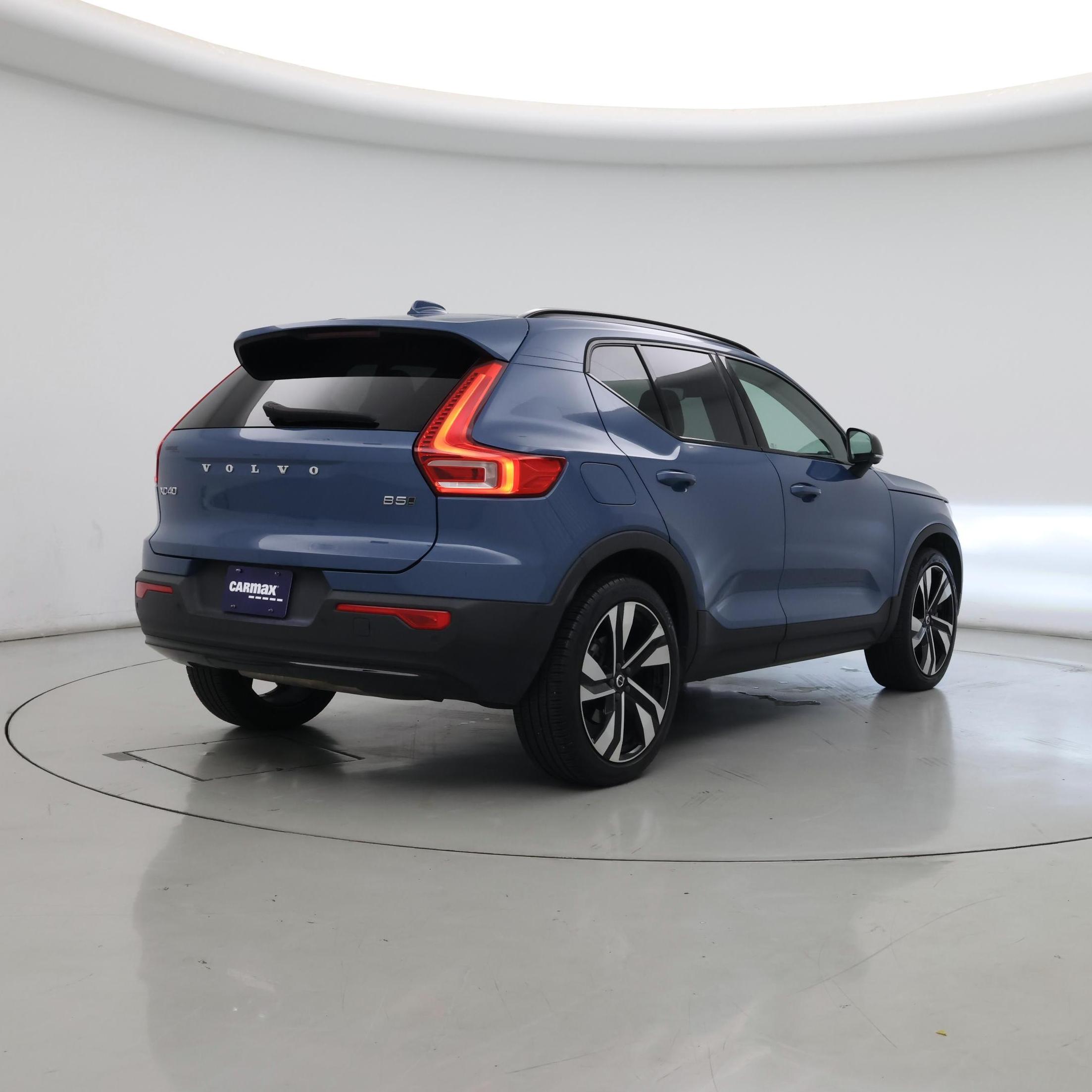 Thumbnail: 2023 Volvo XC40 - 8