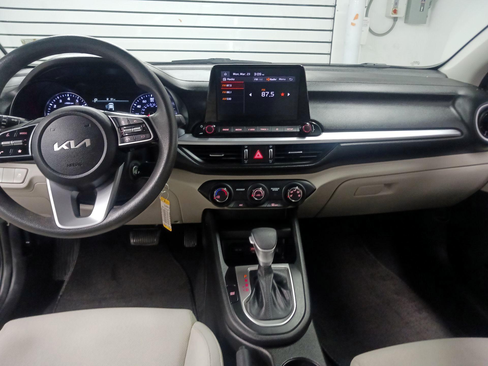 Thumbnail: 2023 Kia Forte - 9