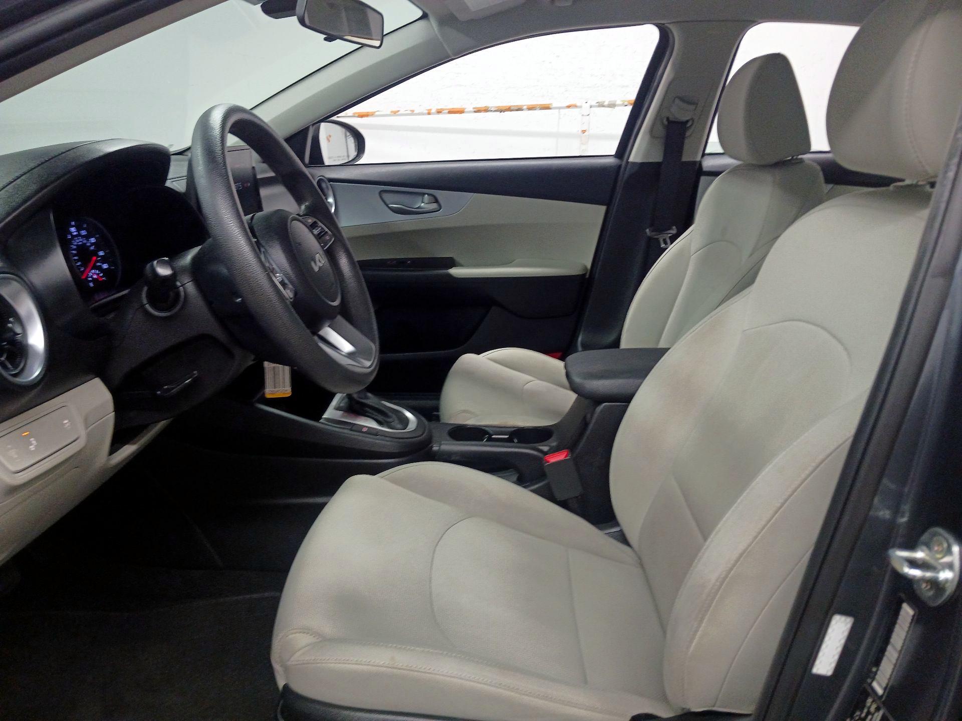 Thumbnail: 2023 Kia Forte - 11